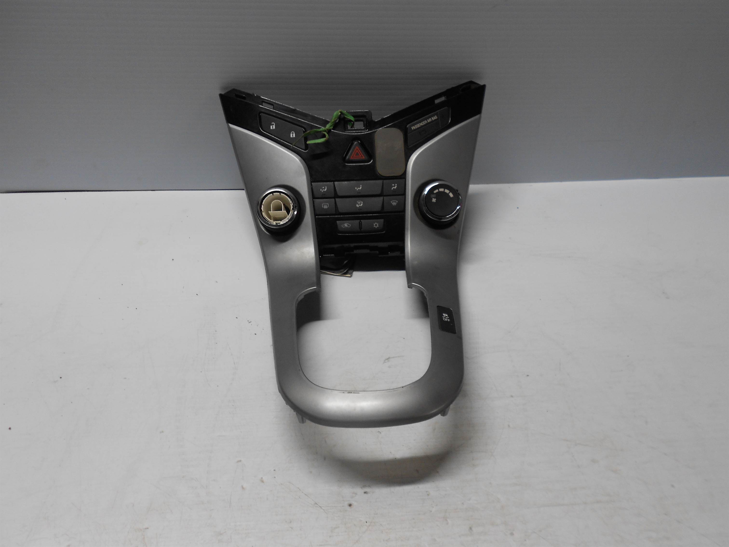 Used 2011 2012 2013 2014 CHEVROLET CRUZE HEATER A/C Control OEM for sale small view front thumbnail