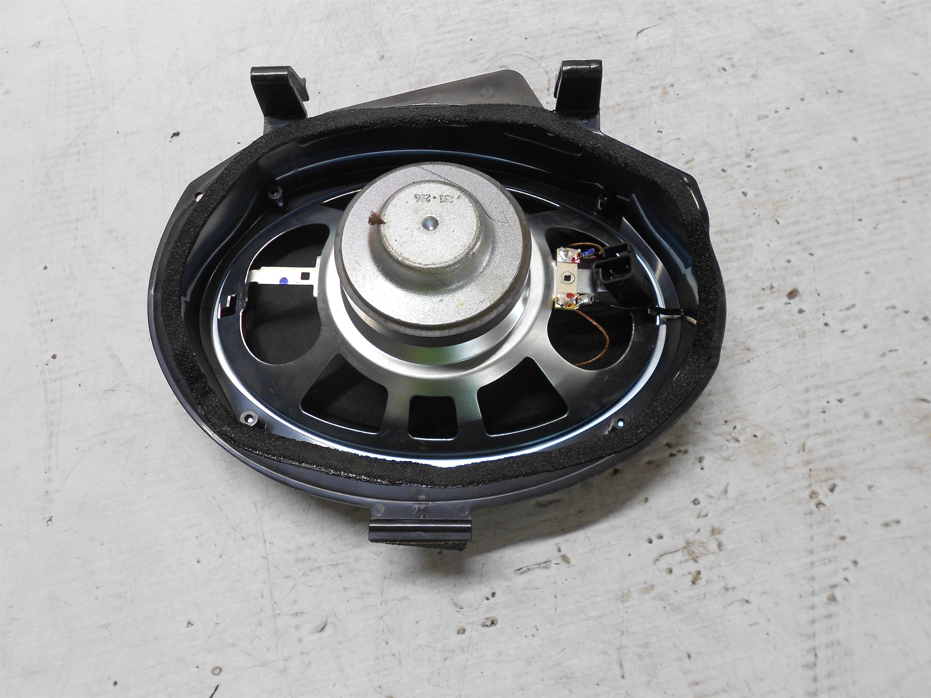 Used GM G6 Chevy REAR LEFT Or RIGHT DOOR SPEAKER BRACKET ADAPTER for sale small view front thumbnail