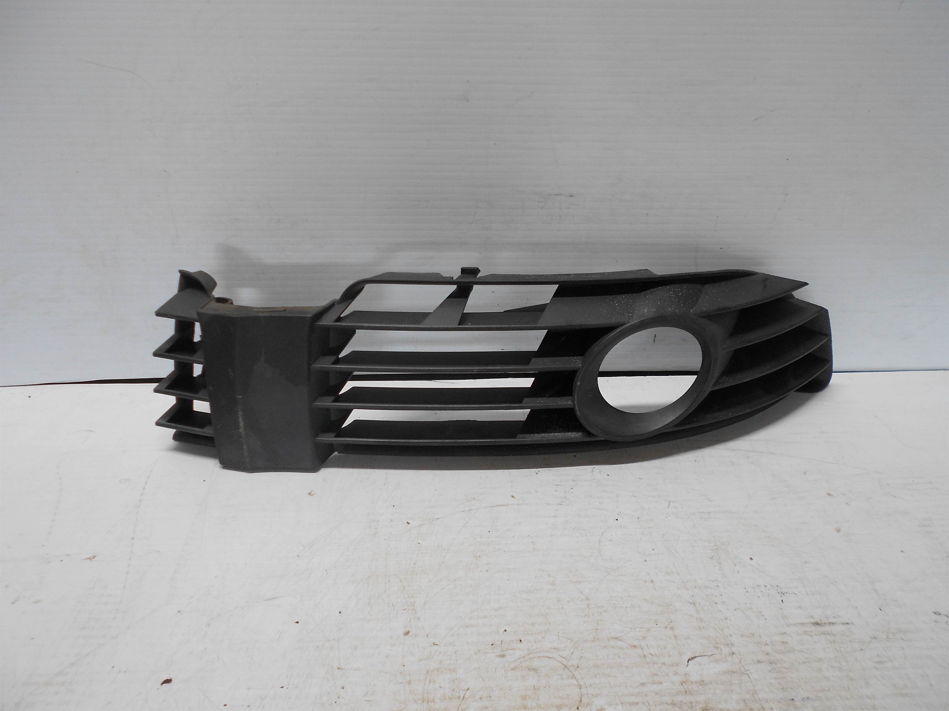 Used For Volkswagen Passat 01-05 Replace Front Passenger Side Fog Light Bezel for sale small view front thumbnail