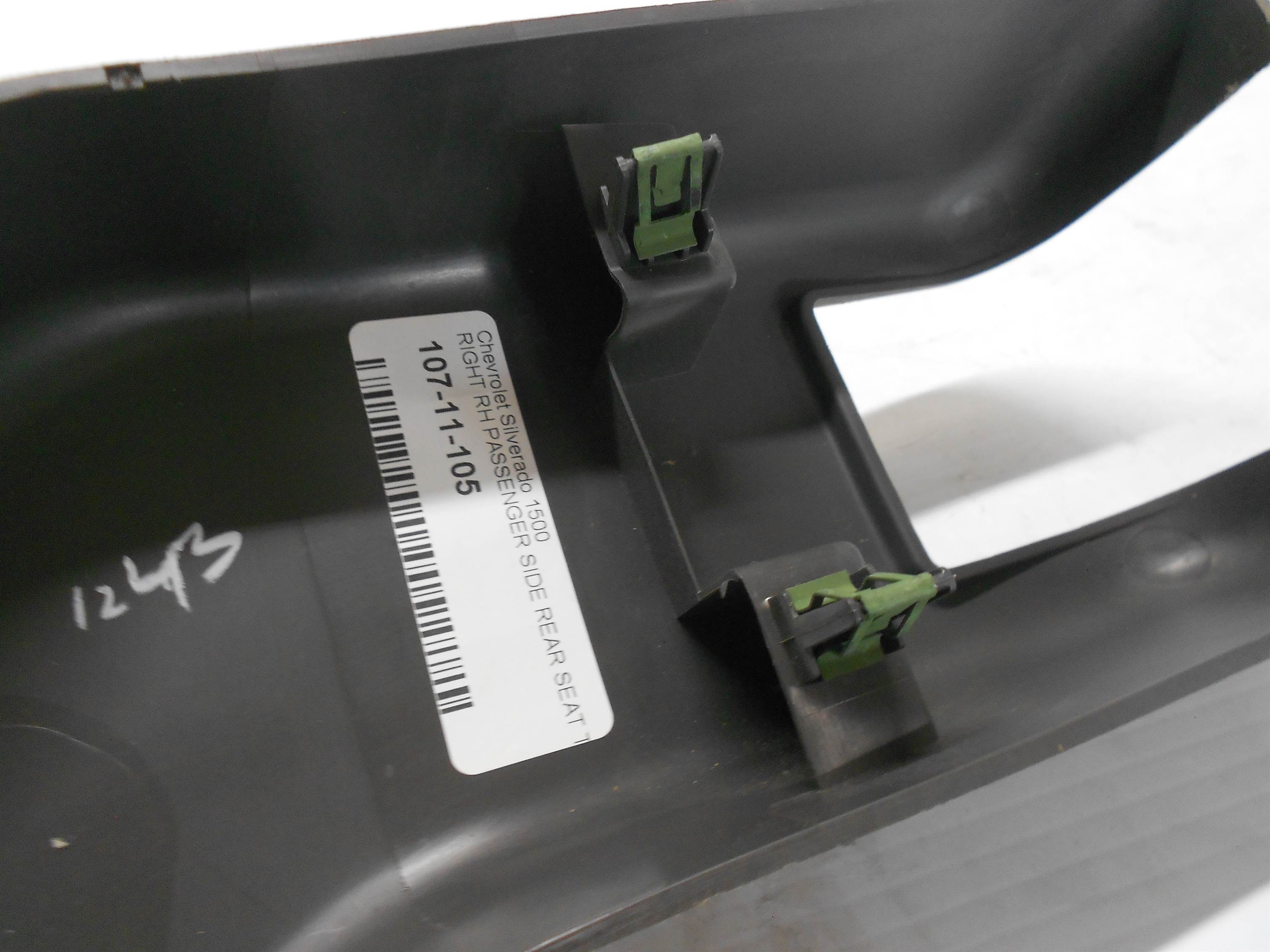 羽床 2003-2006 Chevrolet GMC Tahoe Yukon Rear Right Seat Track