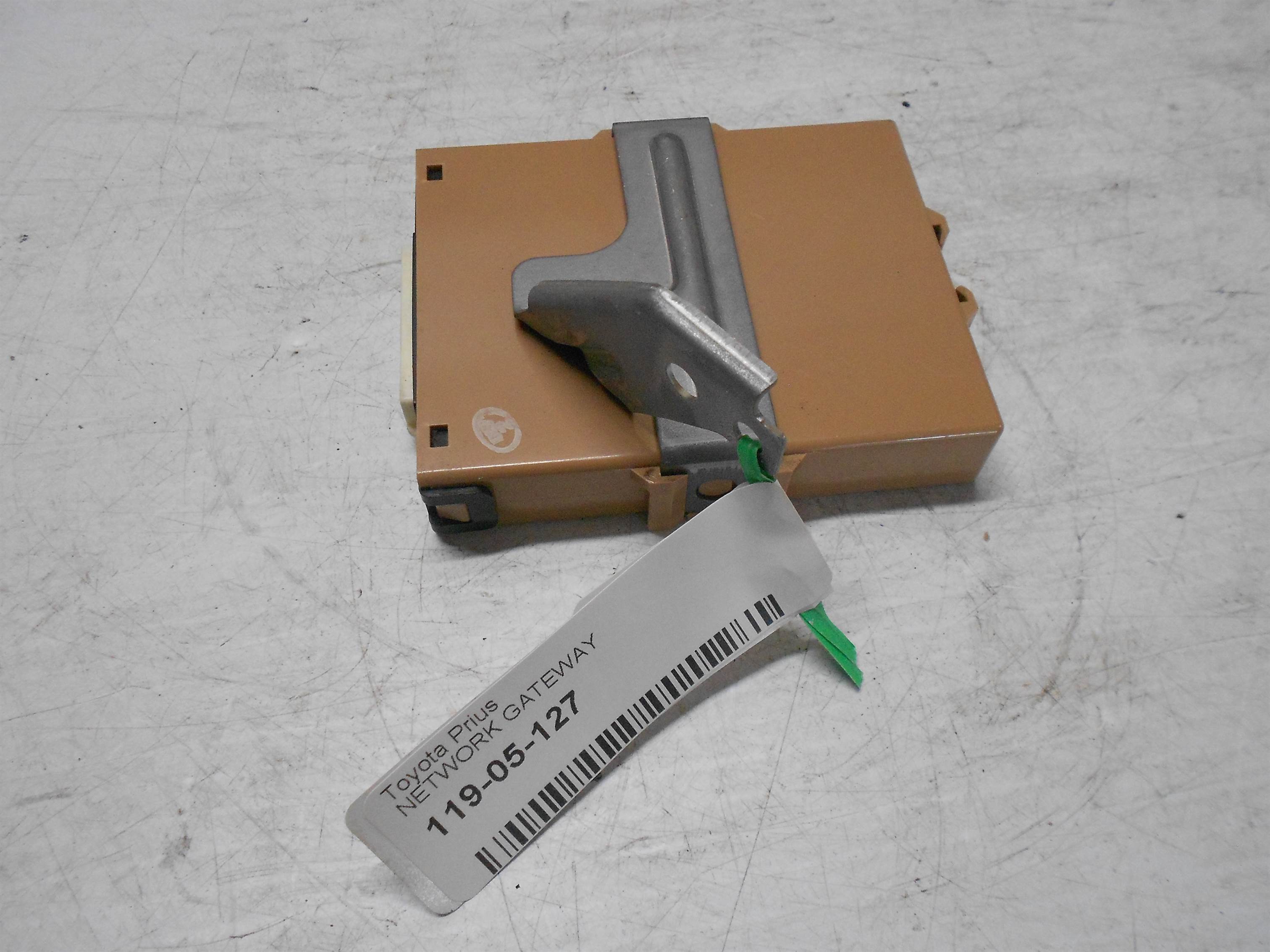 Used 2006-2009 TOYOTA PRIUS MULTIPLEX NETWORK GATEWAY MODULE OEM 89111-47050 for sale small view front thumbnail