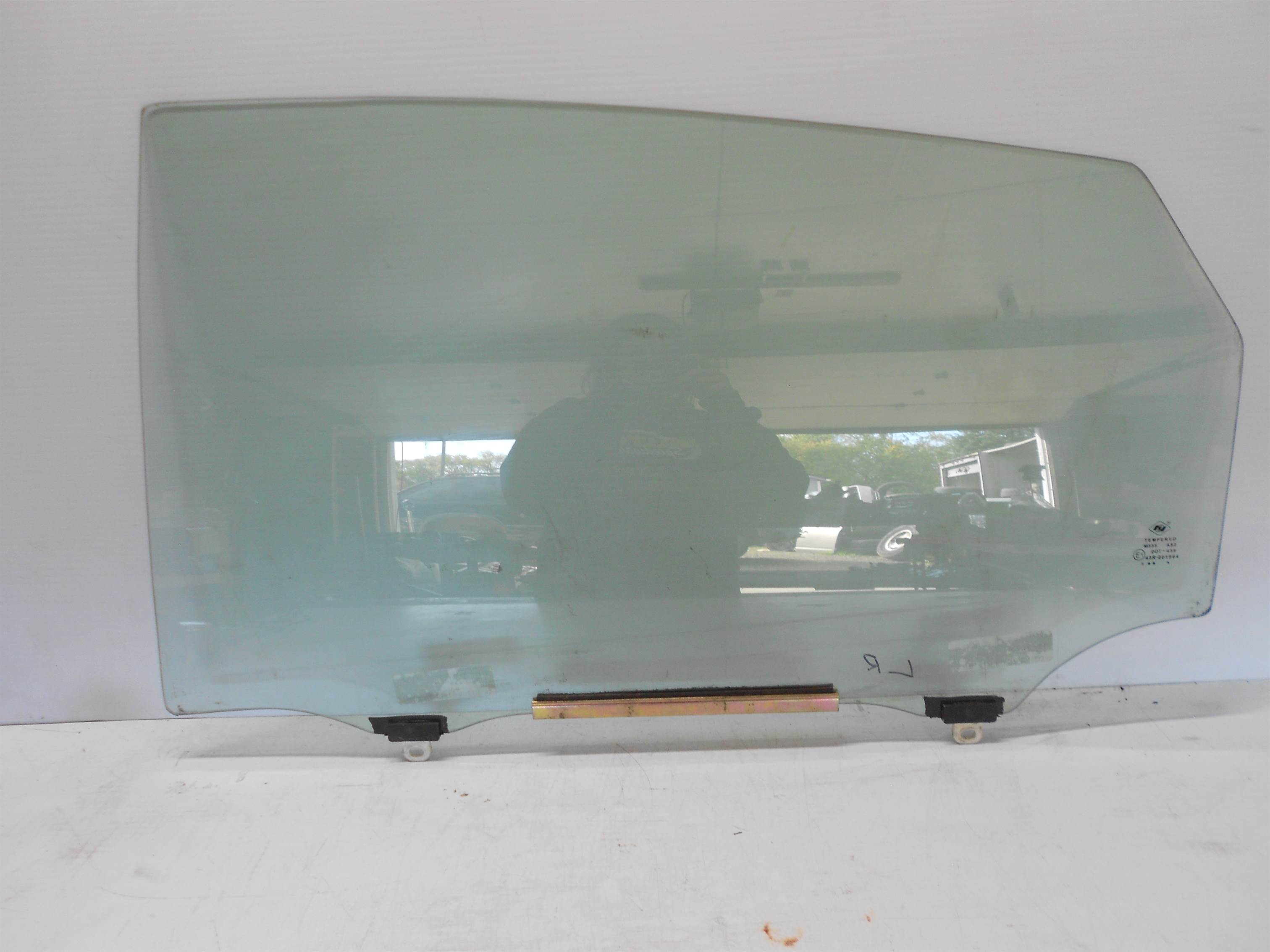 Used 2008 TOYOTA PRIUS REAR LEFT DRIVER DOOR GLASS WINDOW OEM for sale small view front thumbnail