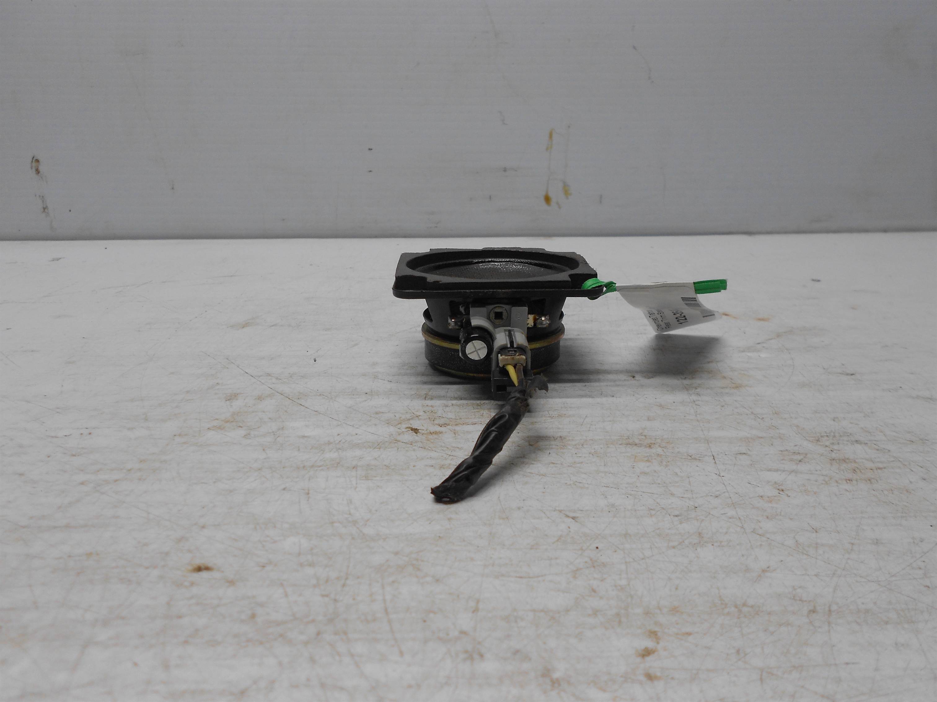 Used 2000-2006 Chevy Tahoe Rear Trim Speaker Left Or Right Side Speaker OEM for sale small view front thumbnail