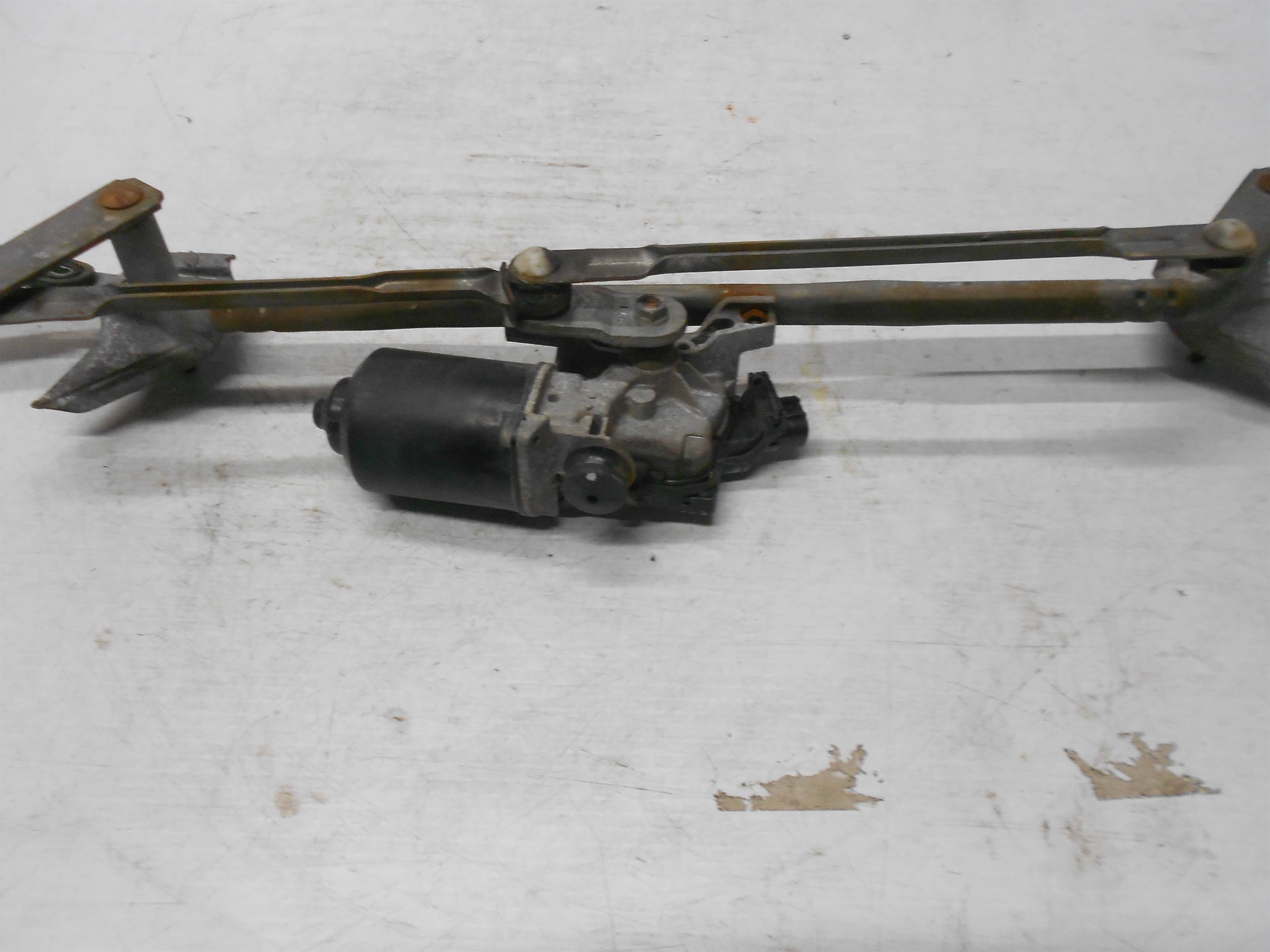 Used 2006 Ford Fusion windshield wiper motor with linkage oem for sale small view front thumbnail