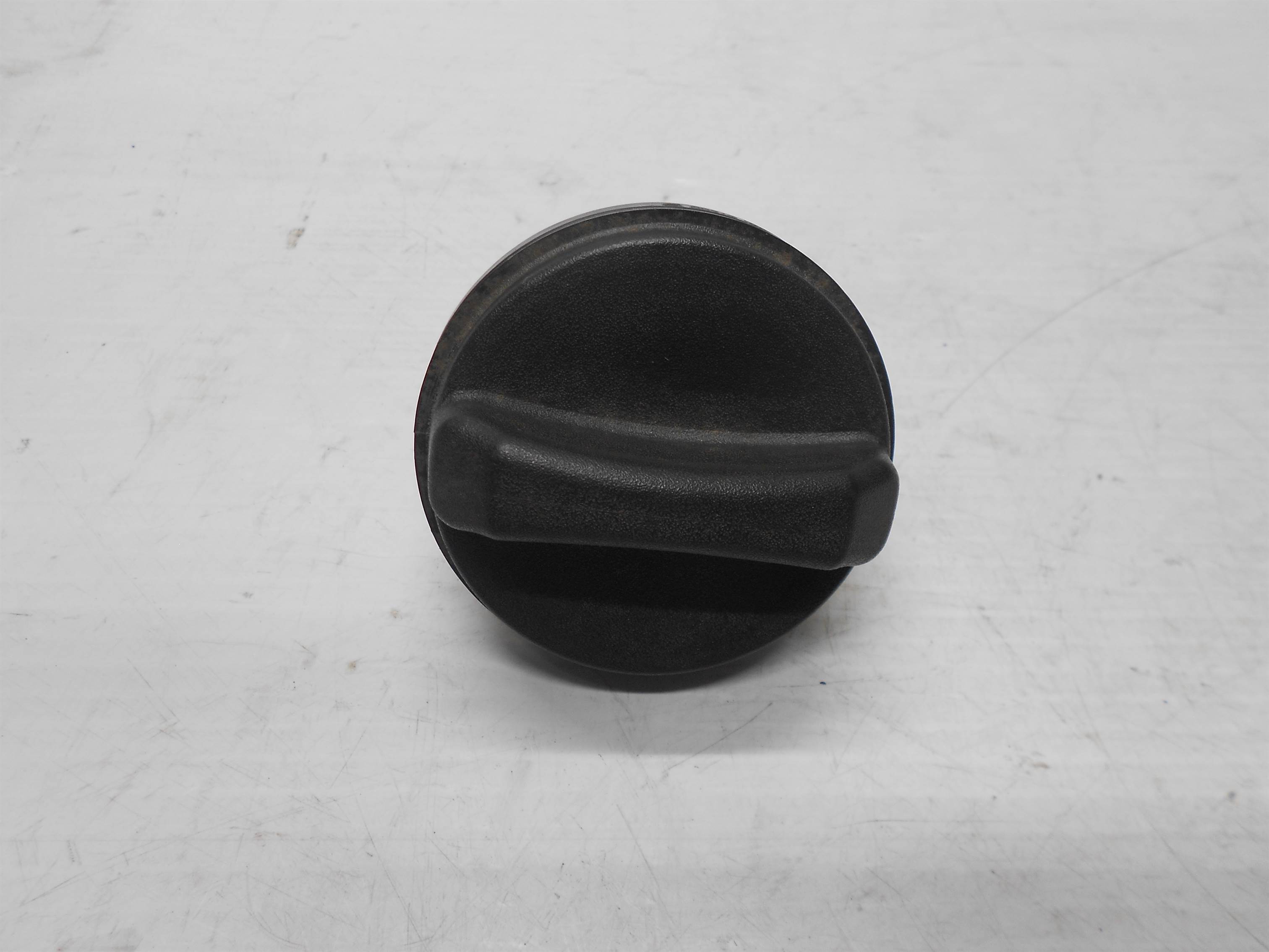 Used 2004 Ford F150 Gas Cap for sale small view front thumbnail