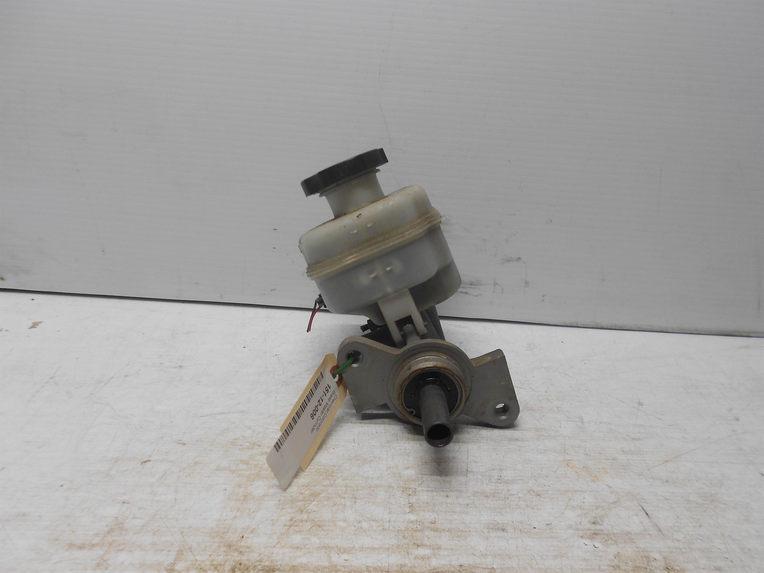 Used Brake Master Cylinder For 2004-08 Chevy Colorado/Canyon OEM From a 2006 Colorado for sale small view front thumbnail
