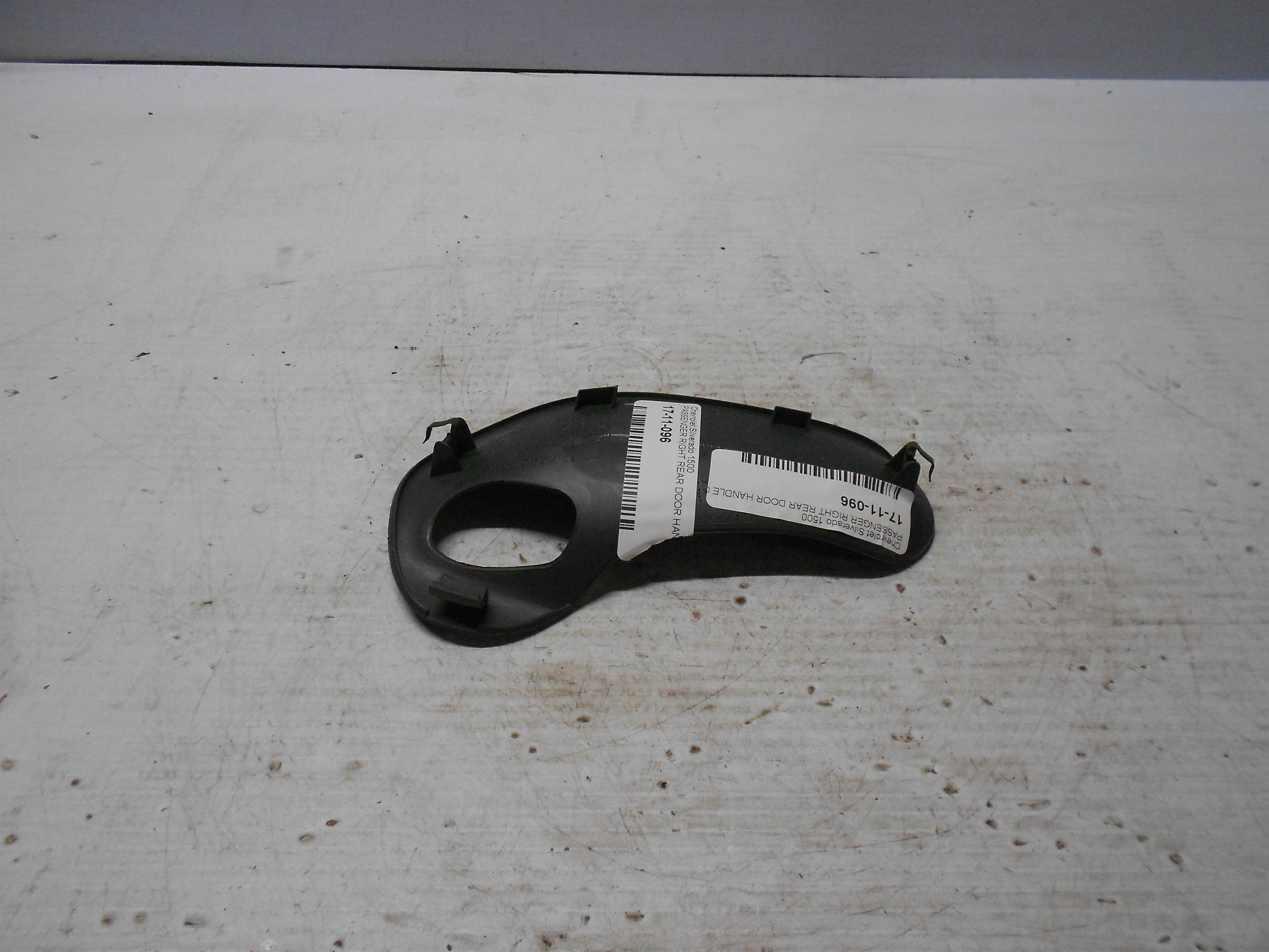 Used 03-06 Chevrolet 1500 PASSENGER RIGHT REAR DOOR HANDLE COVER RR RH for sale small view front thumbnail