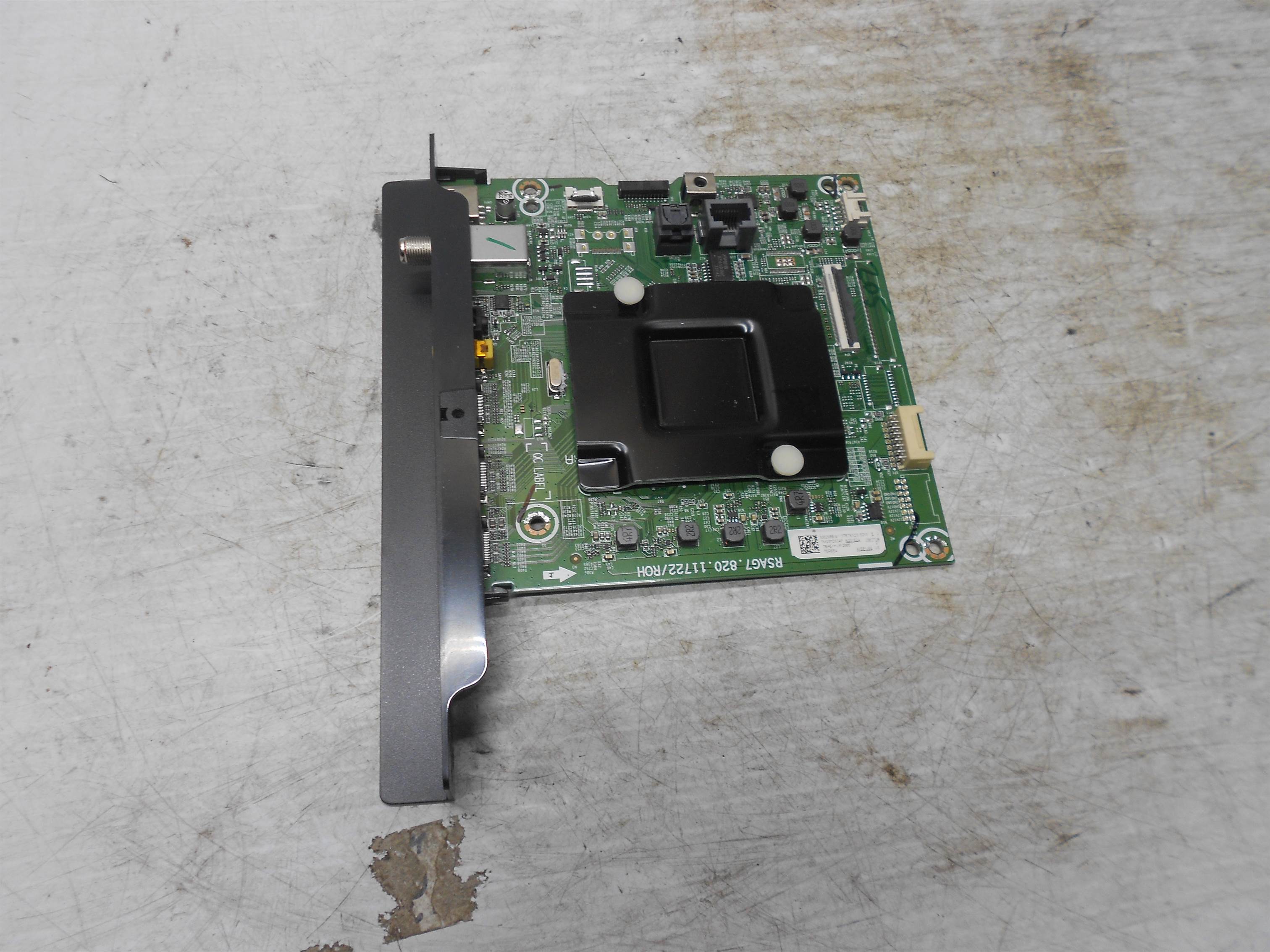 Used HISENSE 65" Main Board 318060 65R6E4 MAIN BOARD RSAG7.820.11722/ROH for sale small view front thumbnail