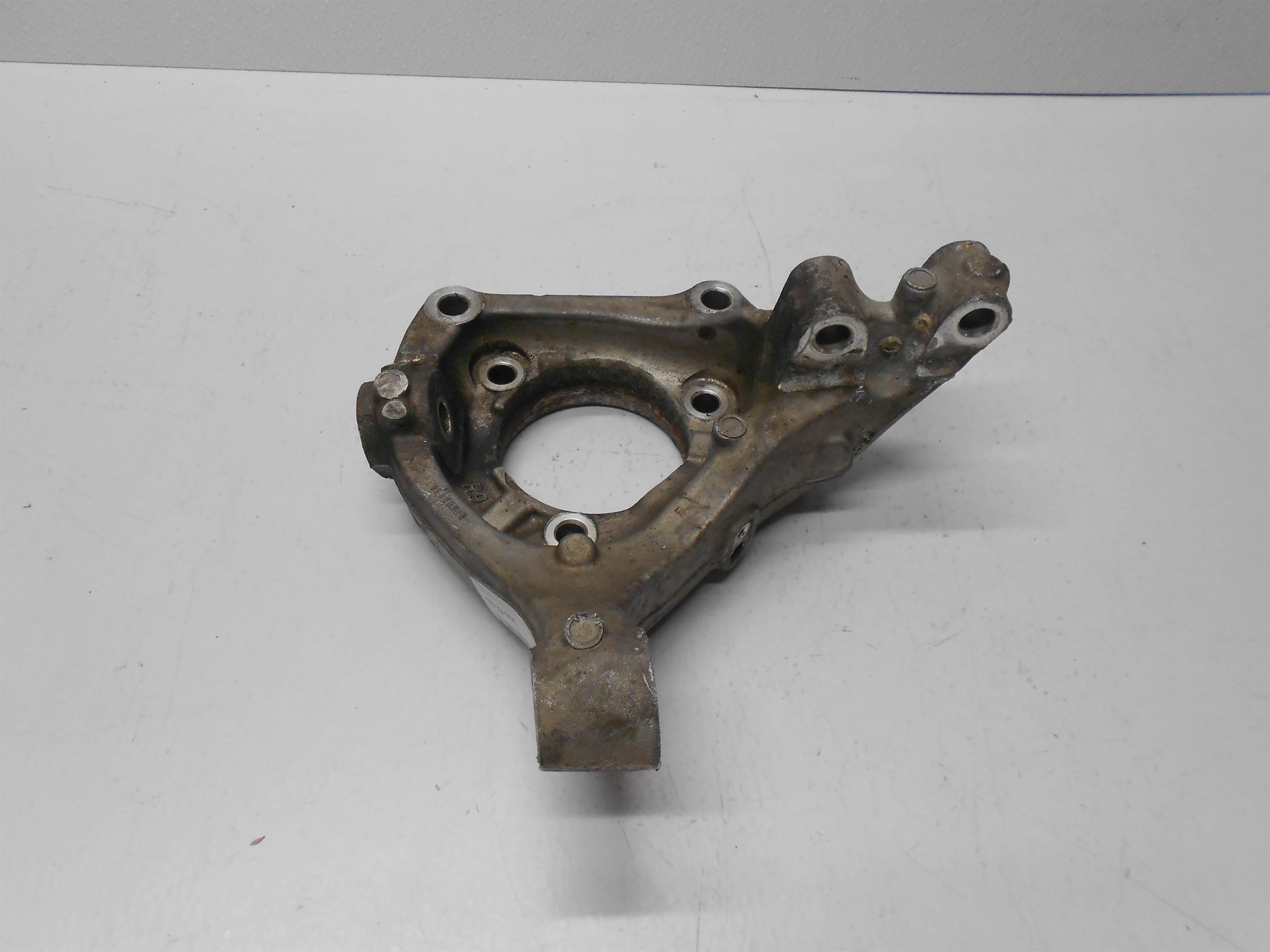Used 2010-2017 Chevy Equinox Front Right Passenger Side Spindle Knuckle for sale small view front thumbnail
