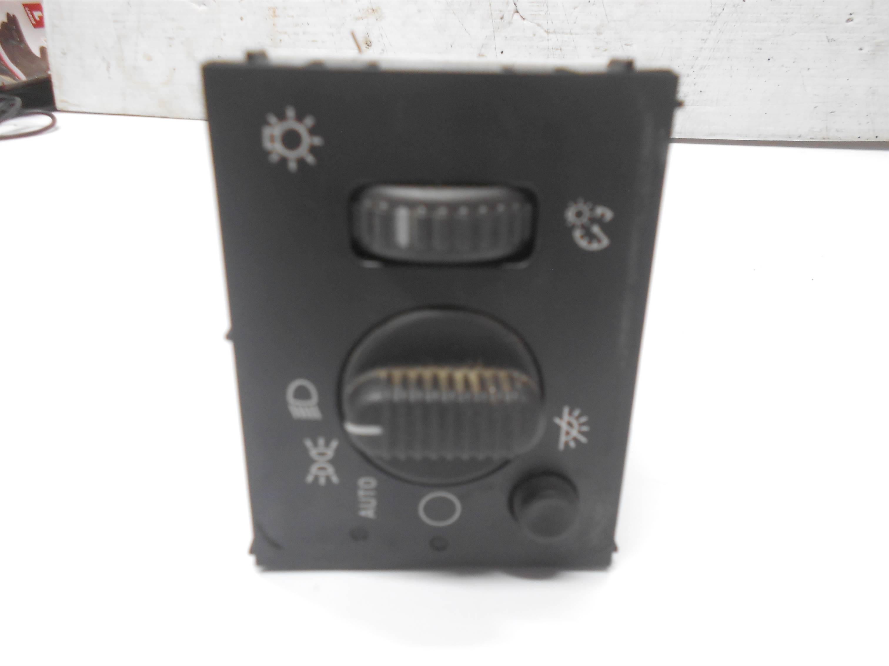 Used 02-06 CHEVY GMC SUBURBAN TAHOE YUKON SIERRA SILVERADO HEADLIGHT SWITCH for sale small view front thumbnail