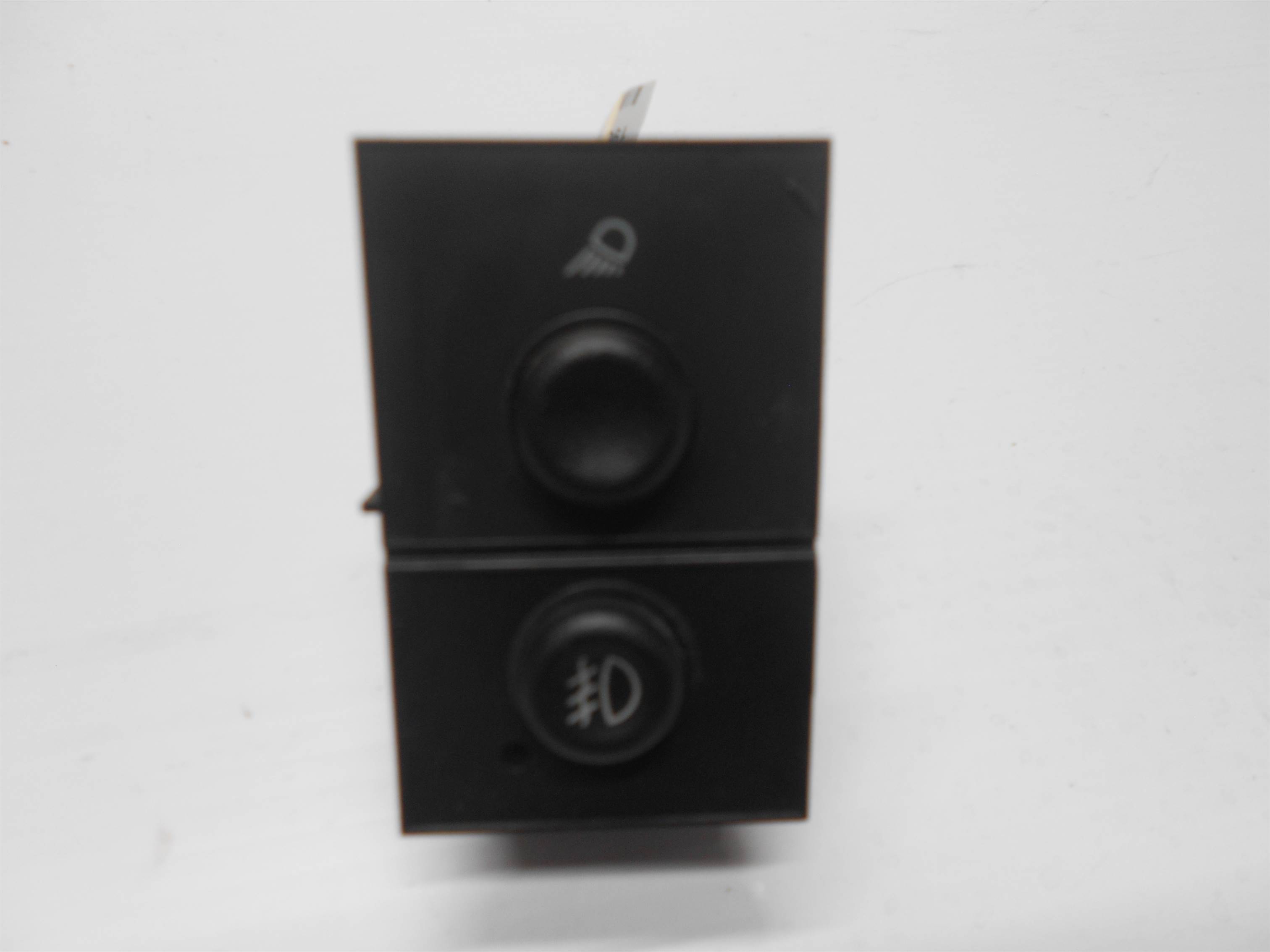 Used 03-06 CHEVY SILVERADO GMC FOG CARGO LIGHT SWITCH FITS 2003 ESCALADE EXT for sale small view front thumbnail