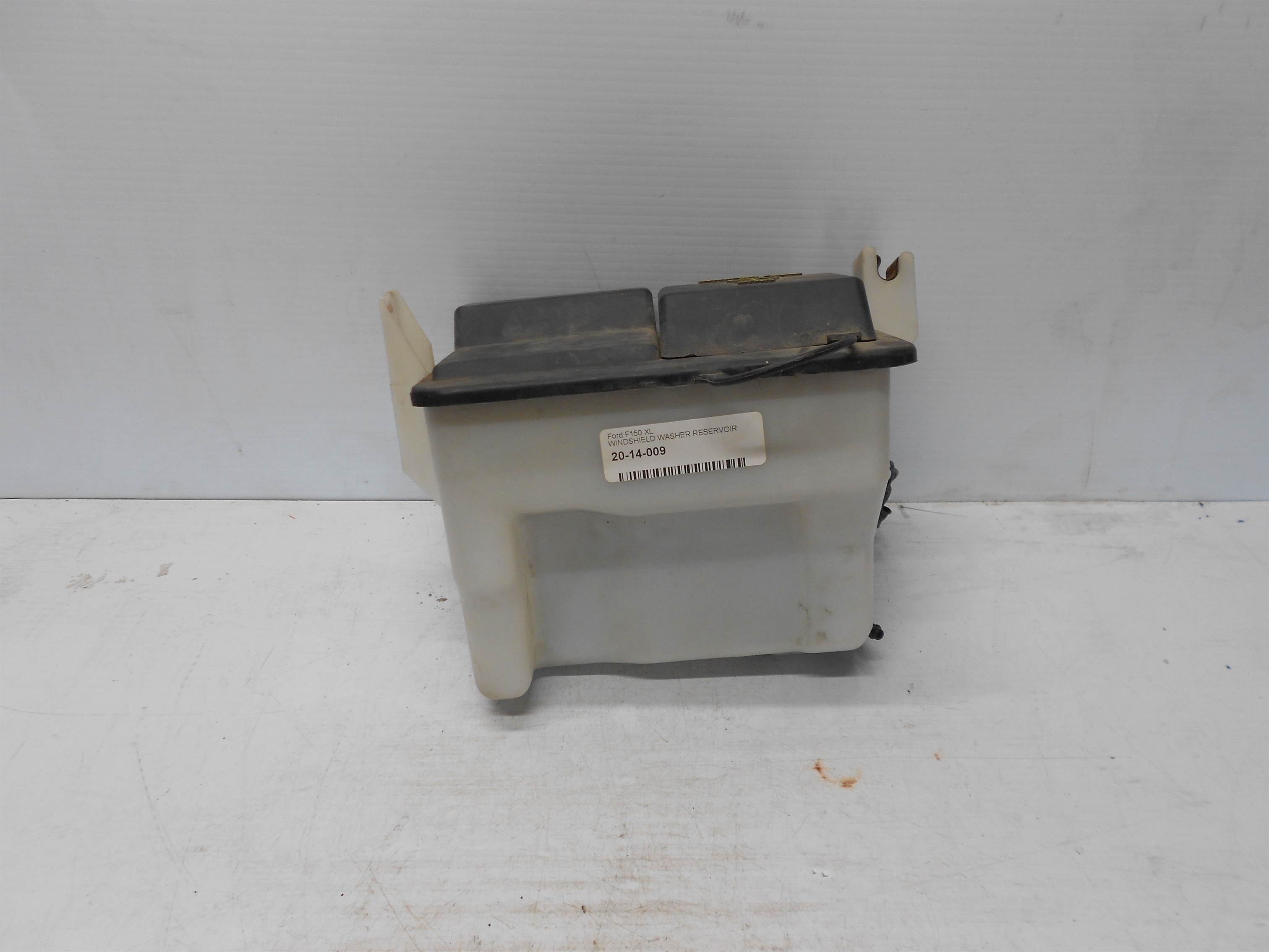 Used Washer Reservoir For 98-2003 Ford F-150 With Pump Motor OEM for sale small view front thumbnail