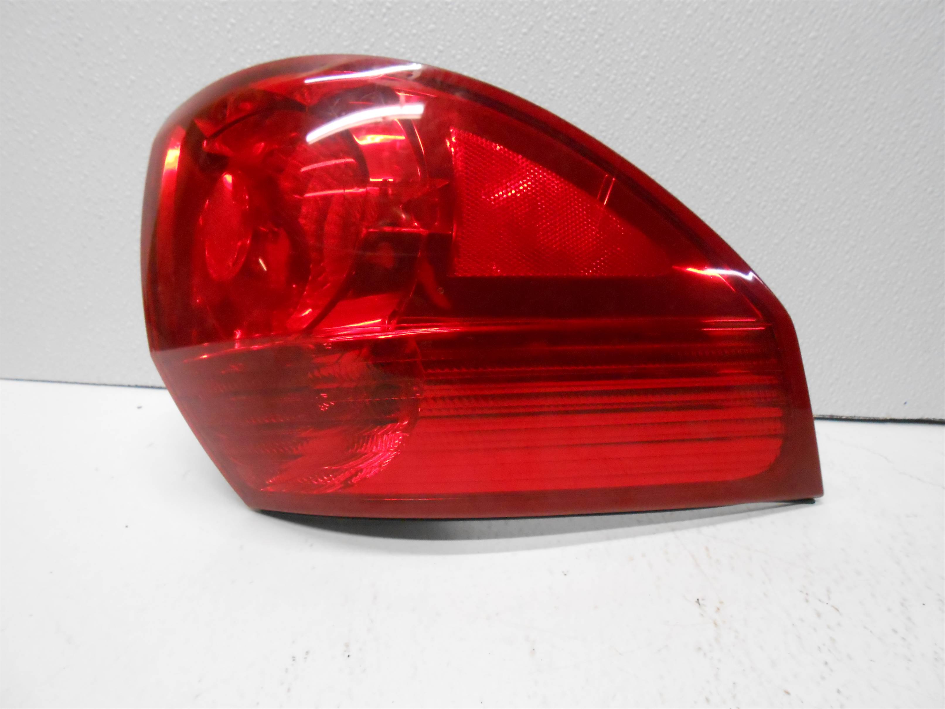 Used Left Driver Side Taillight Outer Taillamp For Sienna 2006 2007 2008 2009 2010 for sale small view front thumbnail