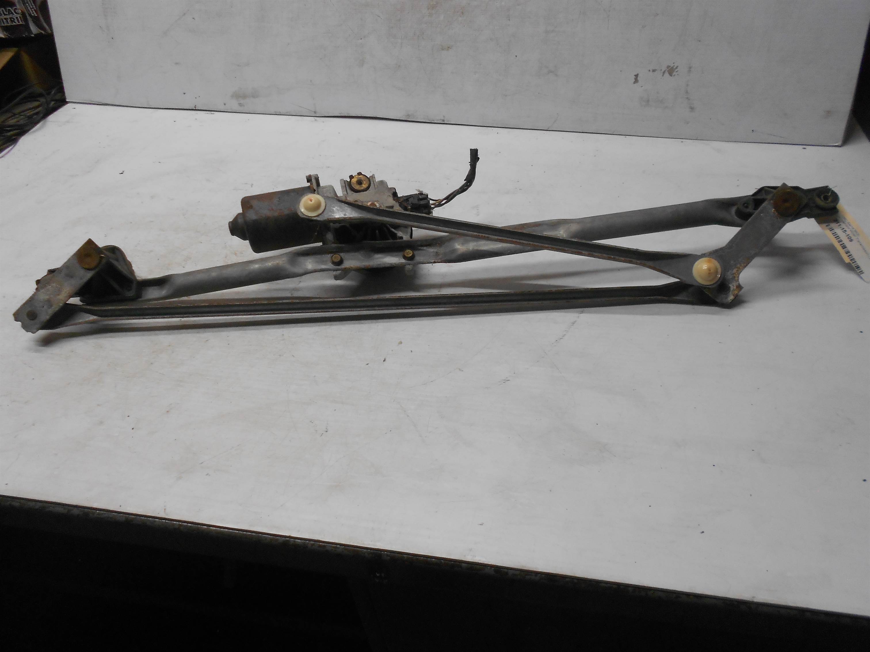 Used Wiper Transmission With Motor Fits 99-03 SIERRA 3500 FITS MORE VEHICLES for sale small view front thumbnail