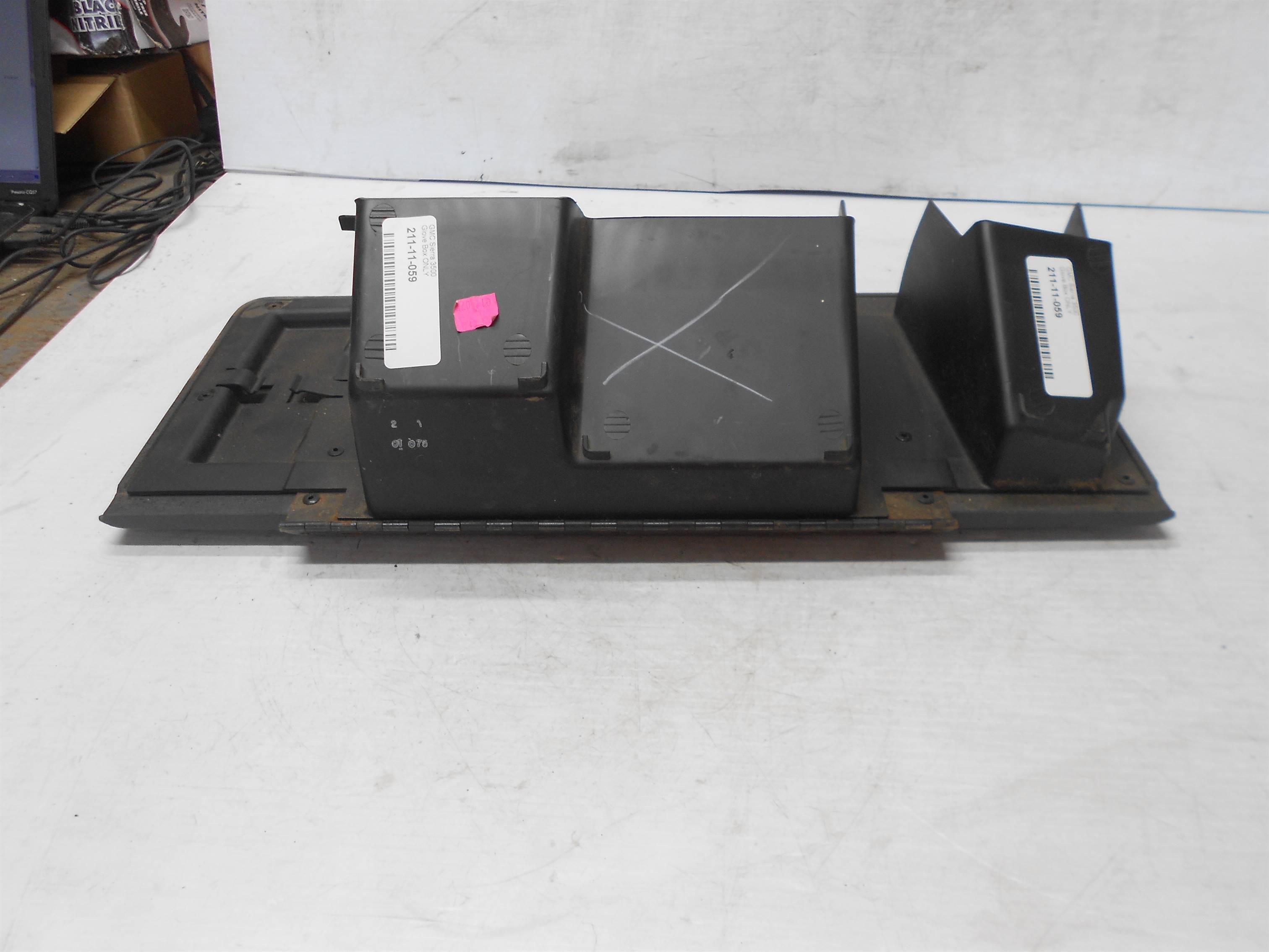 Used 01 02 03 04 05 06 07 GMC SIERRA 1500 Glove Box 99-06 CHEVY SILVERADO for sale small view front thumbnail