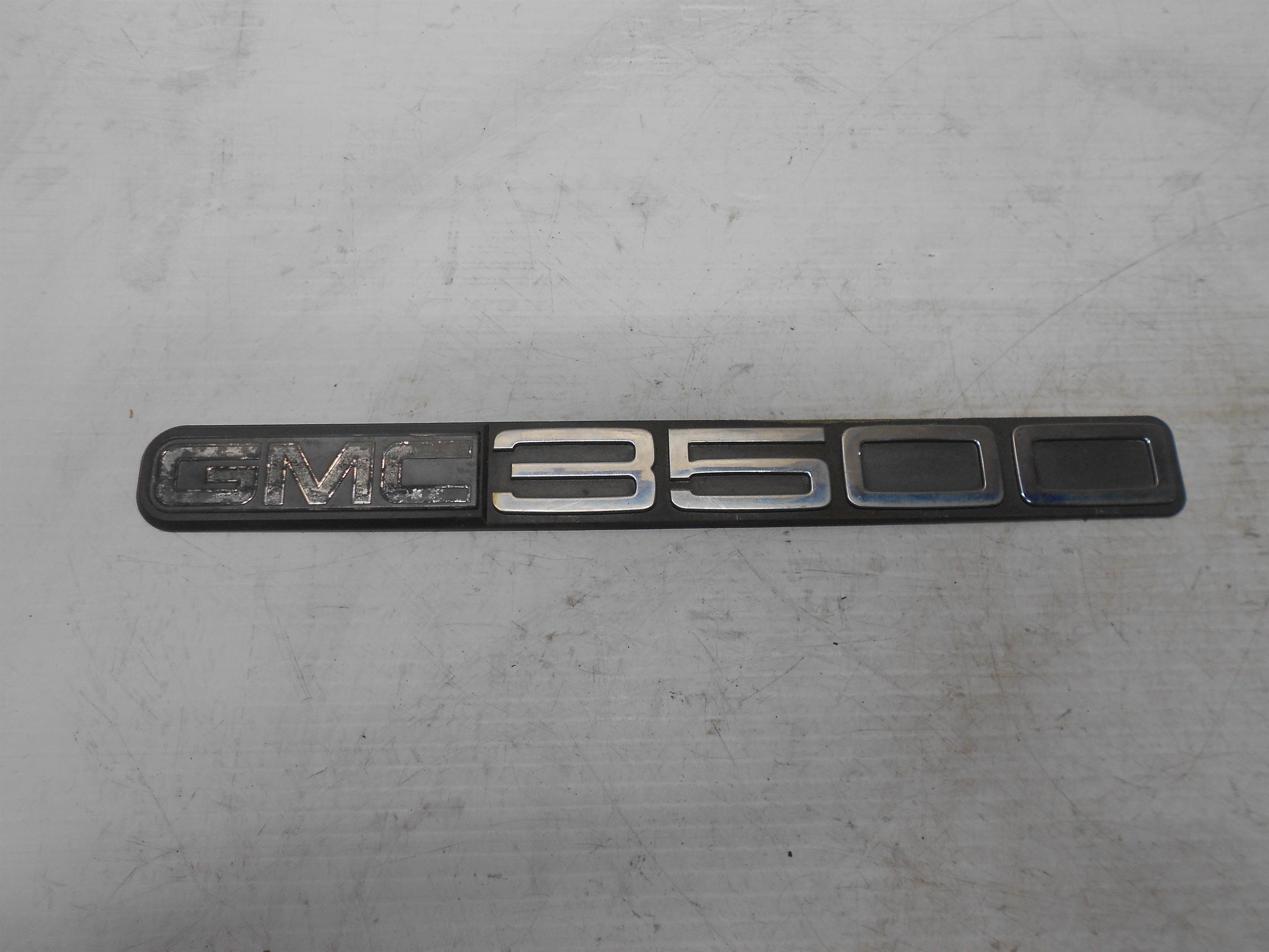 Used 2001 SIERRA 3500 EMBLEM 8.1L EMBLEM B for sale small view front thumbnail