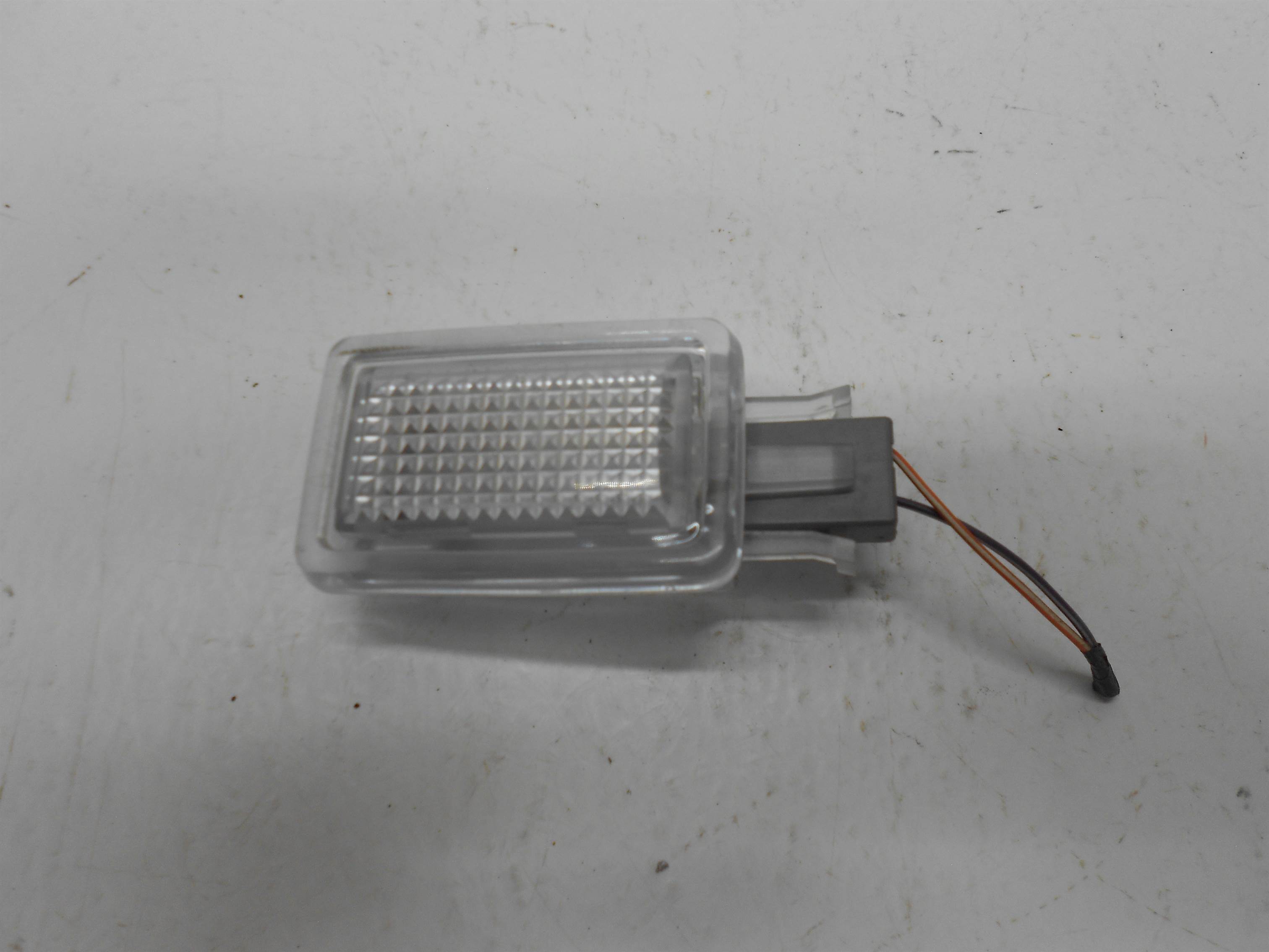 Used 2001 FORD WINDSTAR PILLAR TRIM LIGHT REAR RIGHT PASSENGER for sale small view front thumbnail