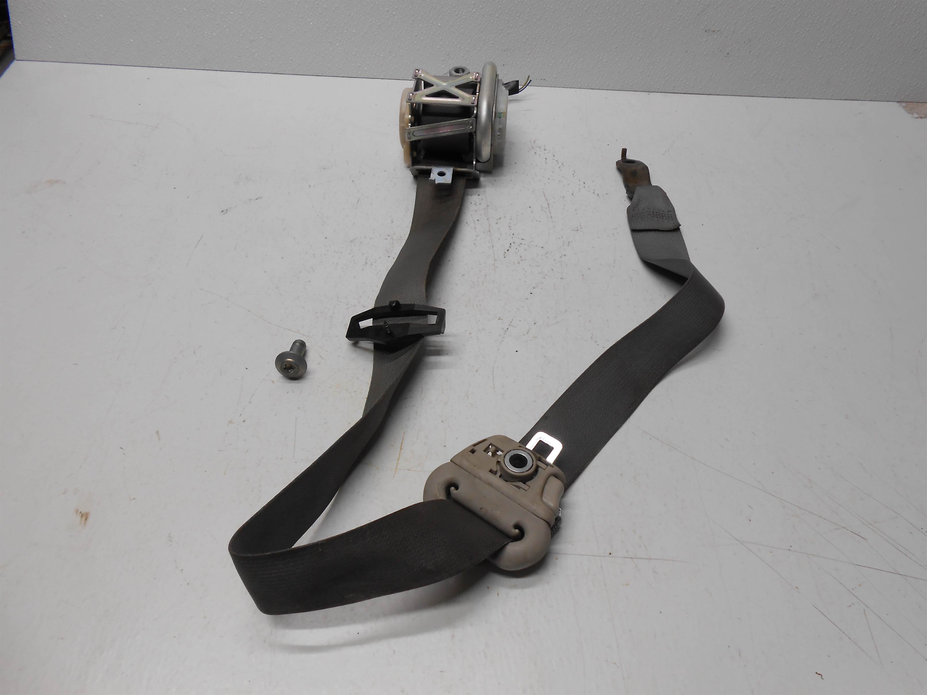 Used 04-09 Dodge Durango Front RH Passenger Bucket Seat Belt Retractor Assembly for sale small view front thumbnail