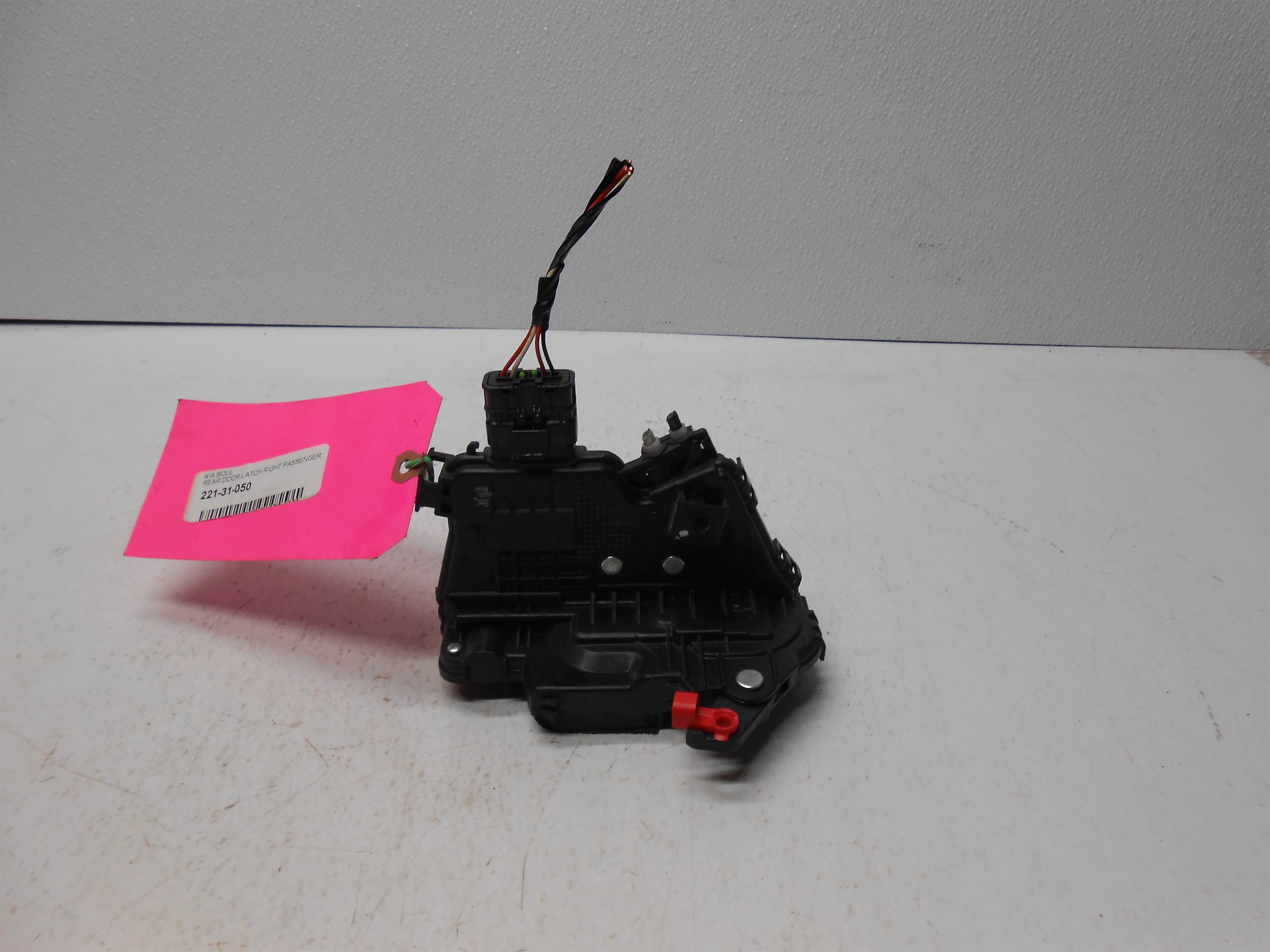 Used 2011 KIA Soul REAR DOOR LATCH RIGHT PASSENGER A045777 for sale small view front thumbnail
