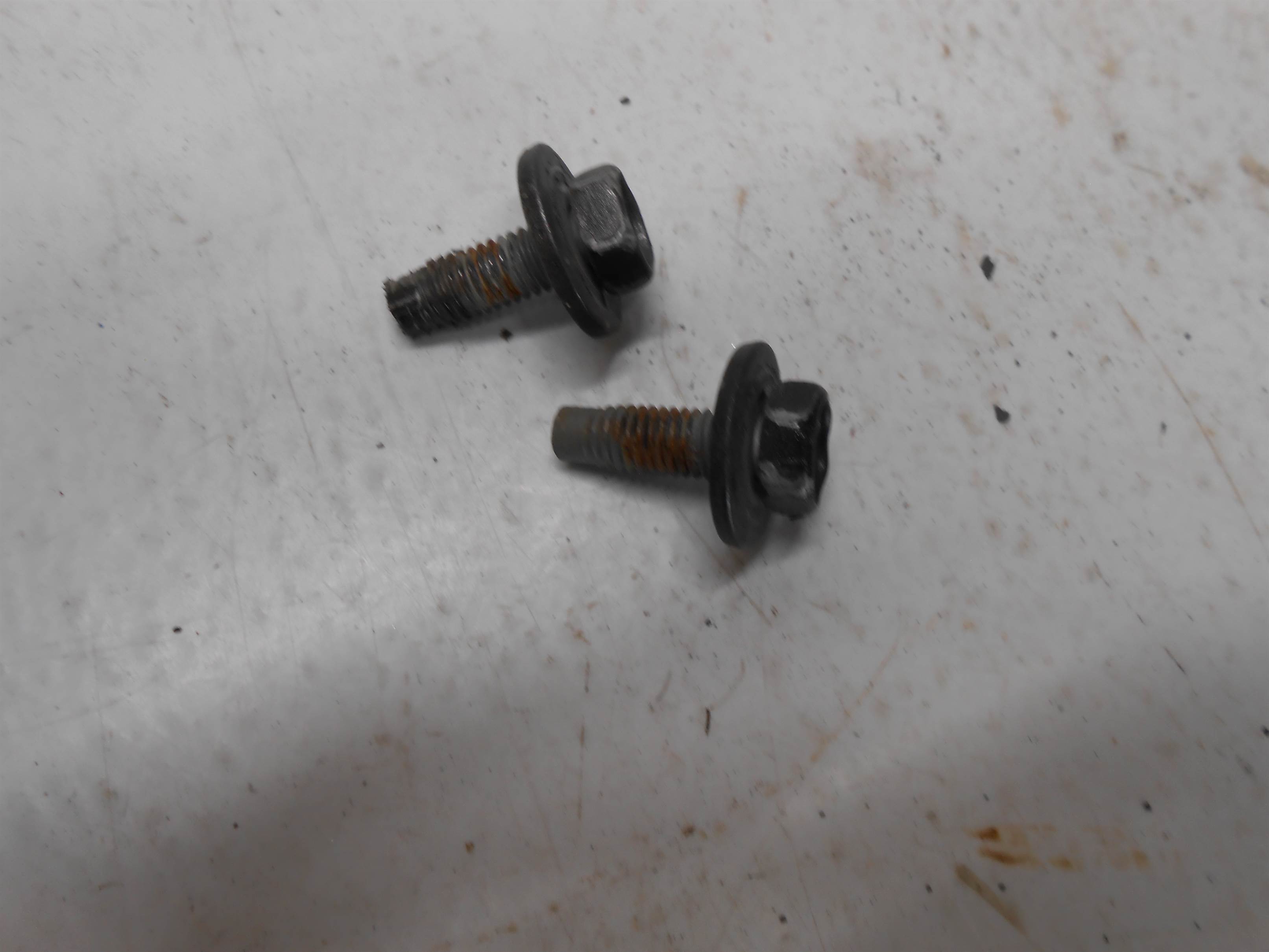 Used 2010 MERCURY MARINER HOOD HINGE BOLTS RH OR LH for sale small view front thumbnail