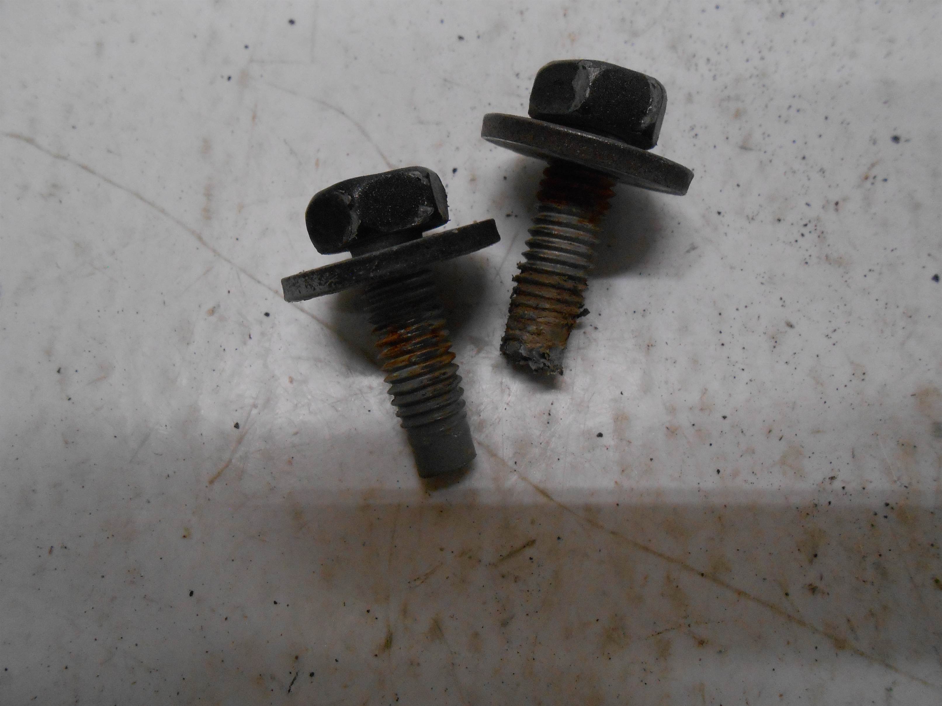 Used 2010 MERCURY MARINER HOOD HINGE BOLTS LH OR RH for sale small view front thumbnail