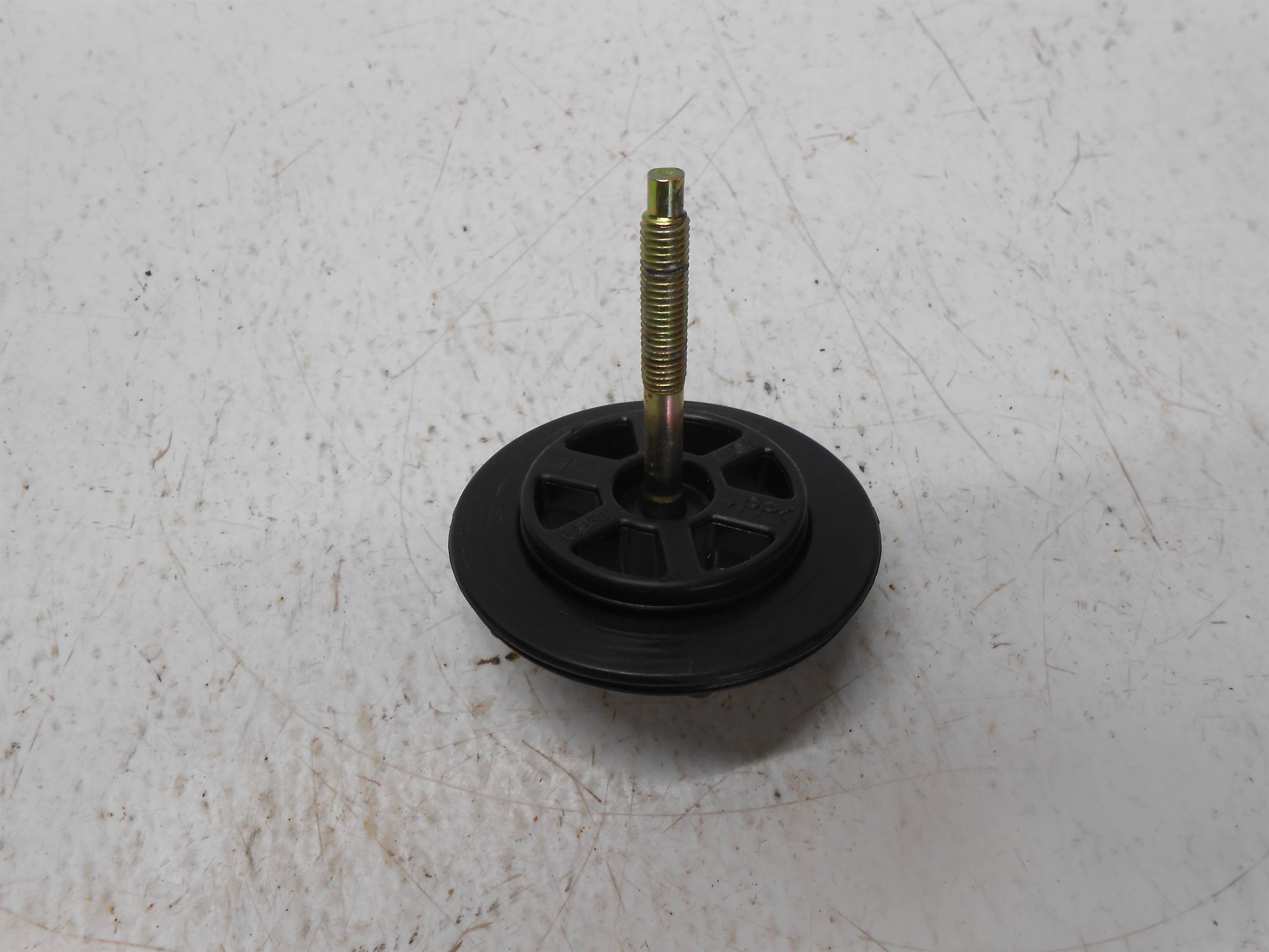Used 2005 kia sportage Spare Tire Hold Down Retainer for sale small view front thumbnail