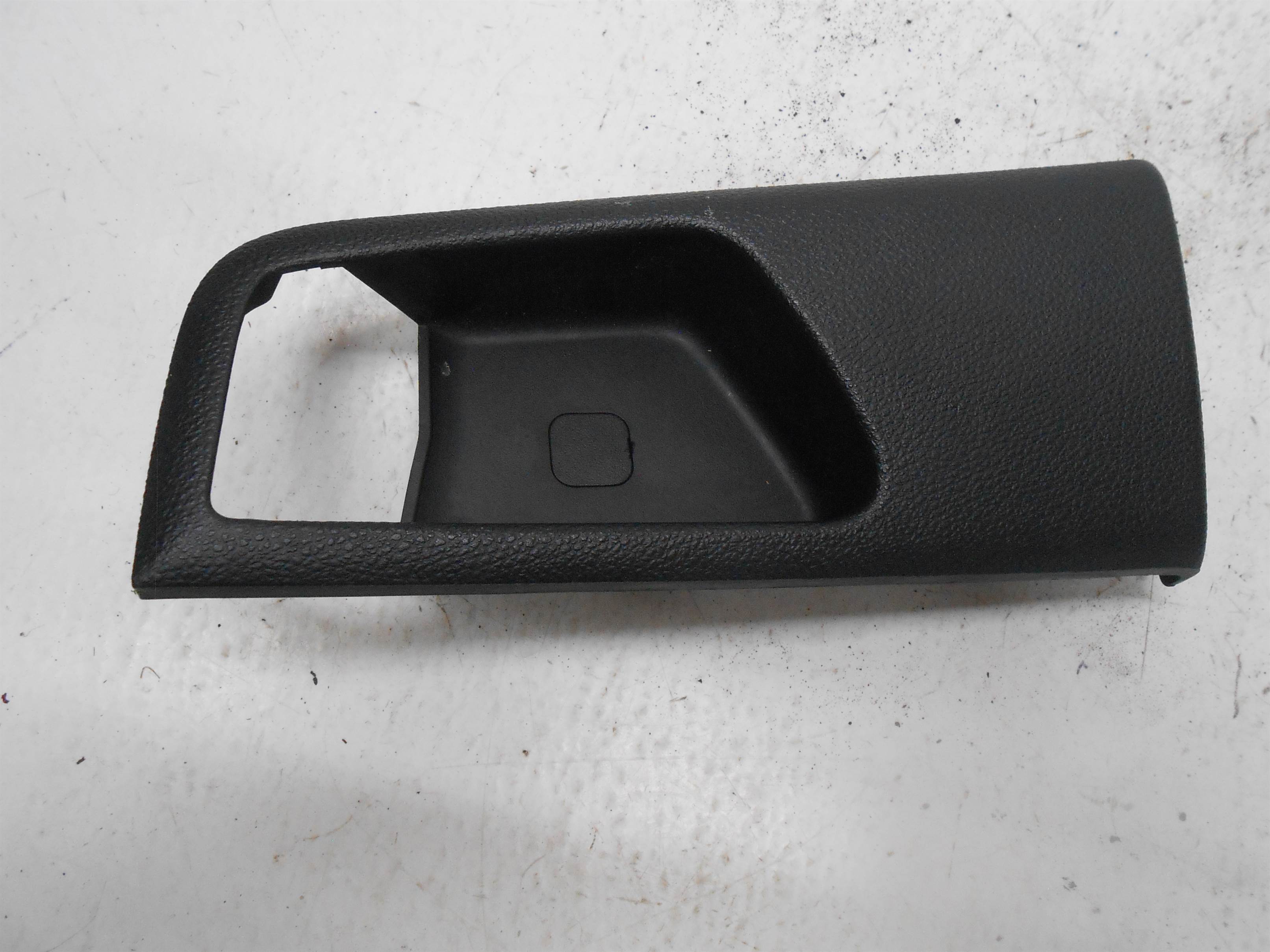 Used 2005-2010 KIA Sportage Interior Door Handle Cover Bezel Cup RIGHT REAR for sale small view front thumbnail