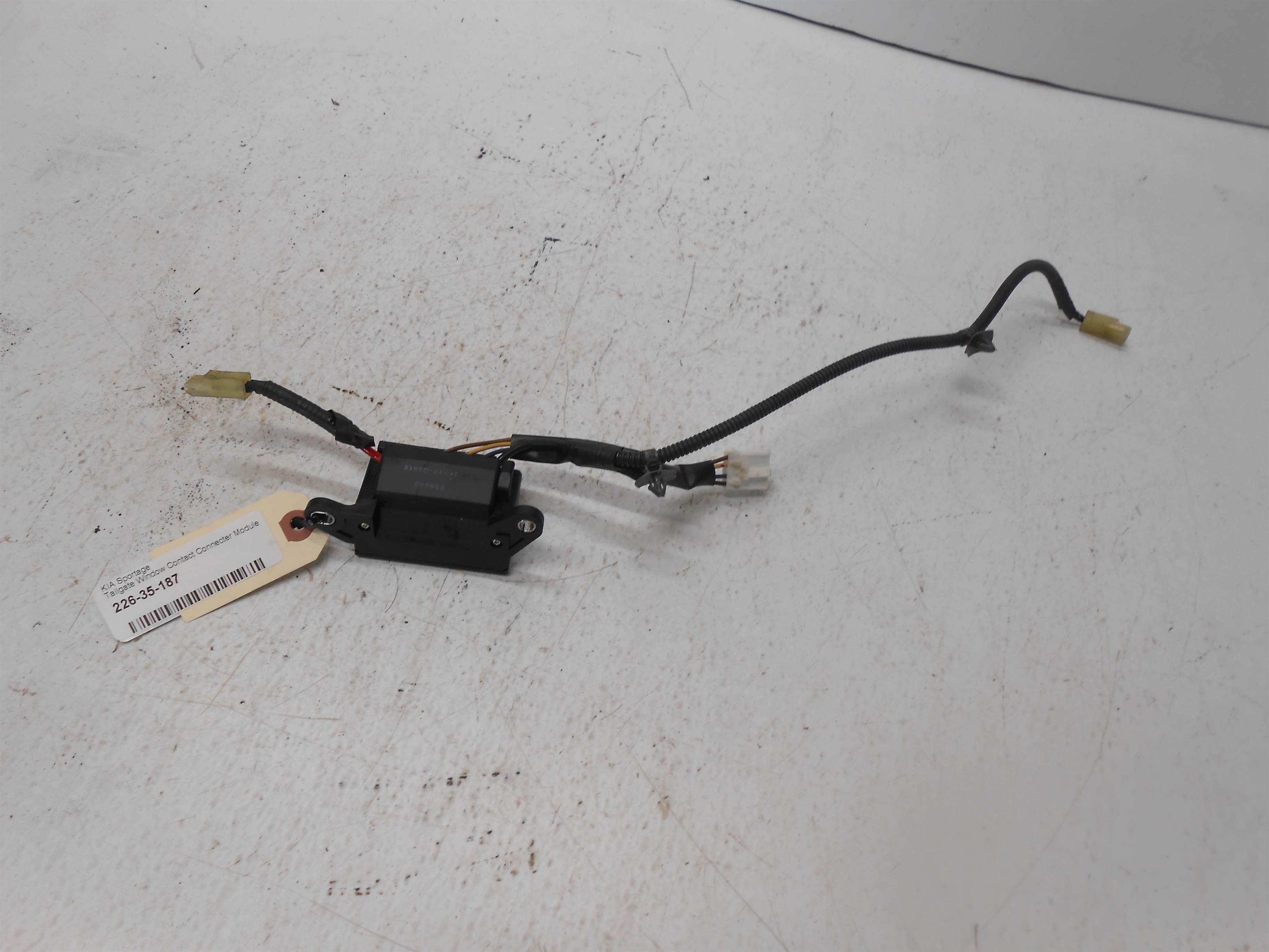 Used 2005-2010 KIA Sportage Tailgate Window Contact Connecter Module 91950-2E010 for sale small view front thumbnail