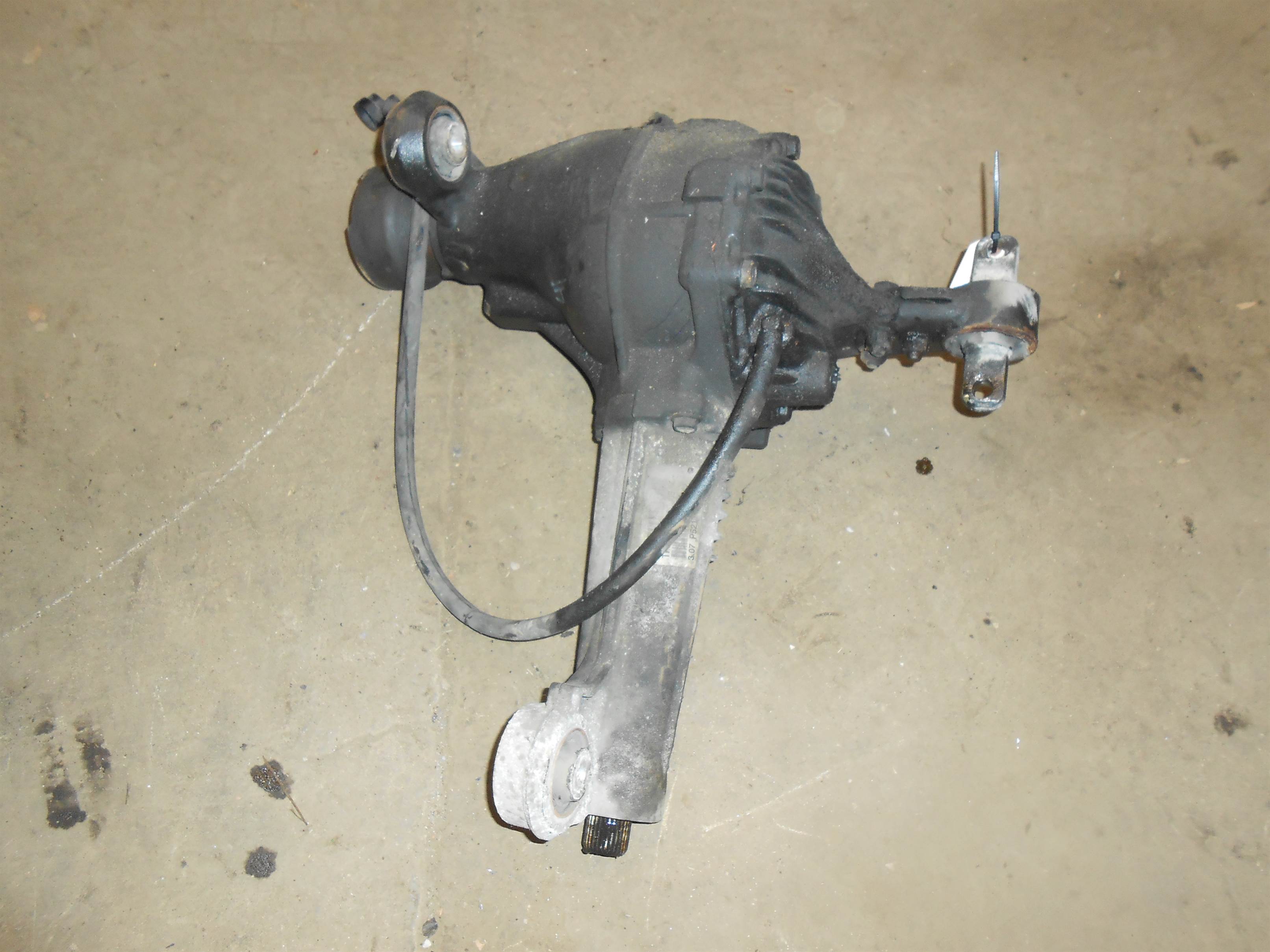 Used 2005 2006 2007 2008 2009 2010 Jeep Commander Front Differential 3.7L Ratio 3.07 for sale small view front thumbnail