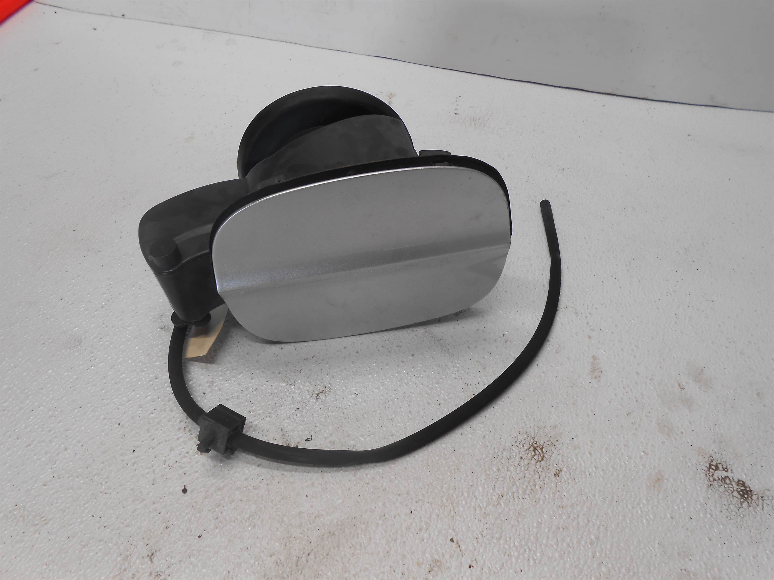 Used 2014 Ford Fusion Exterior Gas Door Gas Lid Gas Cover Silver Paint Code UX for sale small view front thumbnail
