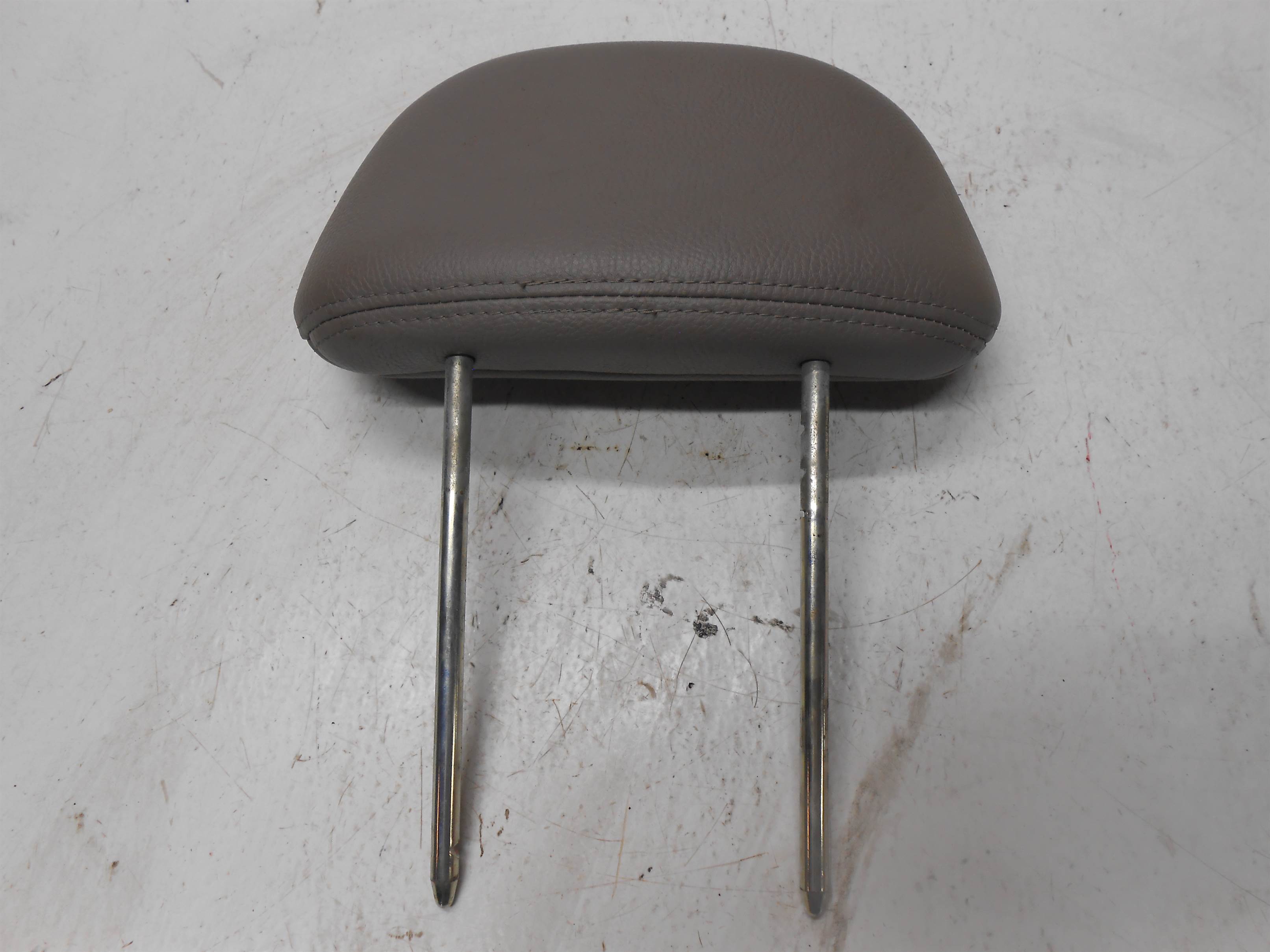 Used 2001-2007 Dodge Caravan Town & Country Rear Center Seat Headrest Head Rest for sale small view front thumbnail