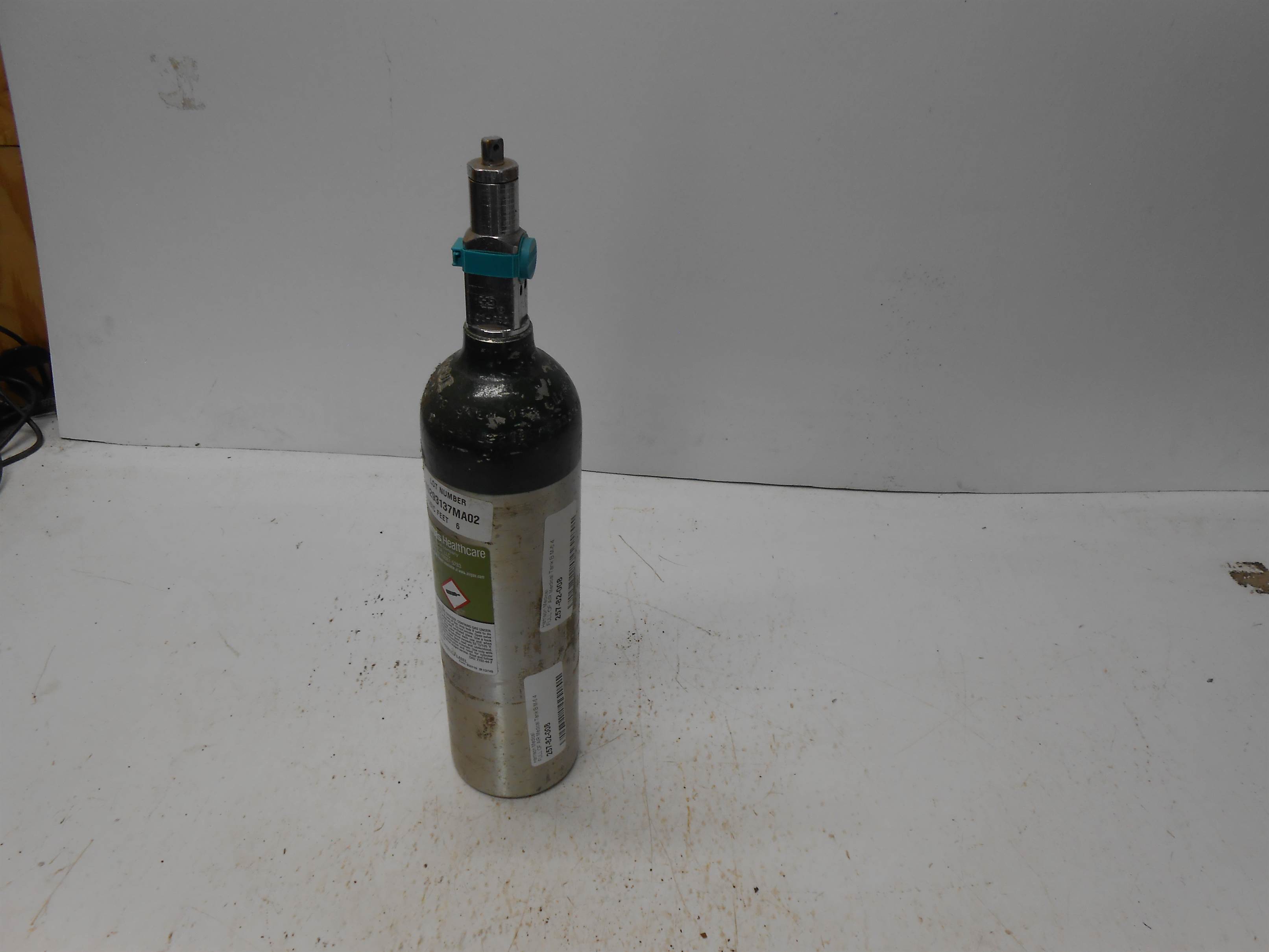 Used M6 Portable Medical Oxygen Tank for sale small view front thumbnail
