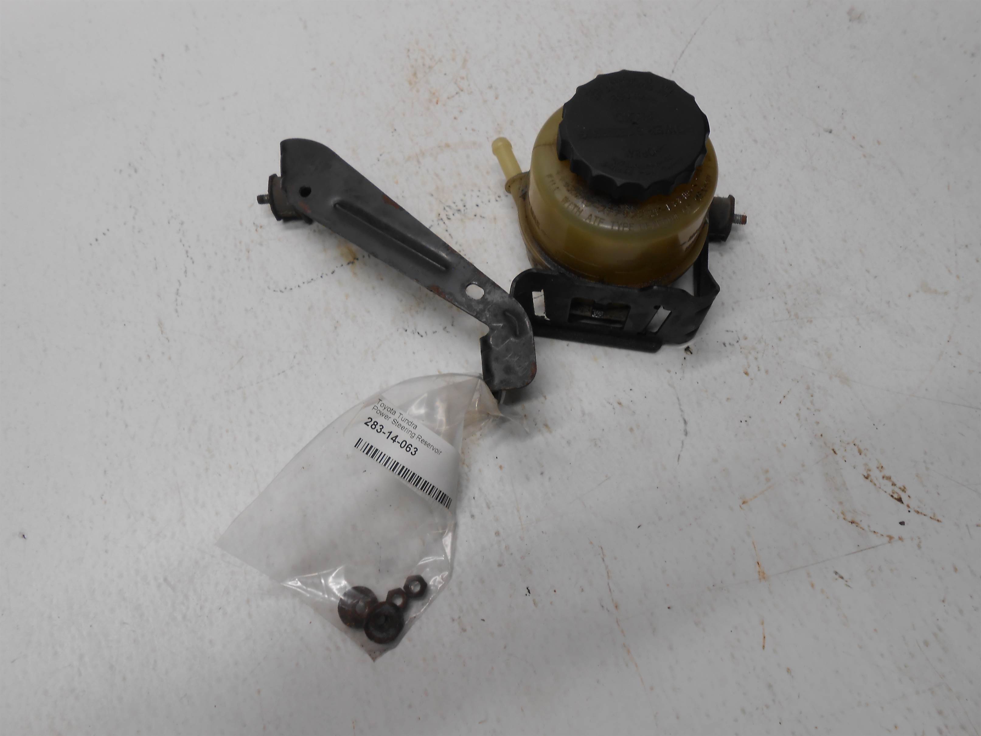 Used 2000-2006 Toyota Tundra Power Steering Reservoir With Nuts for sale small view front thumbnail