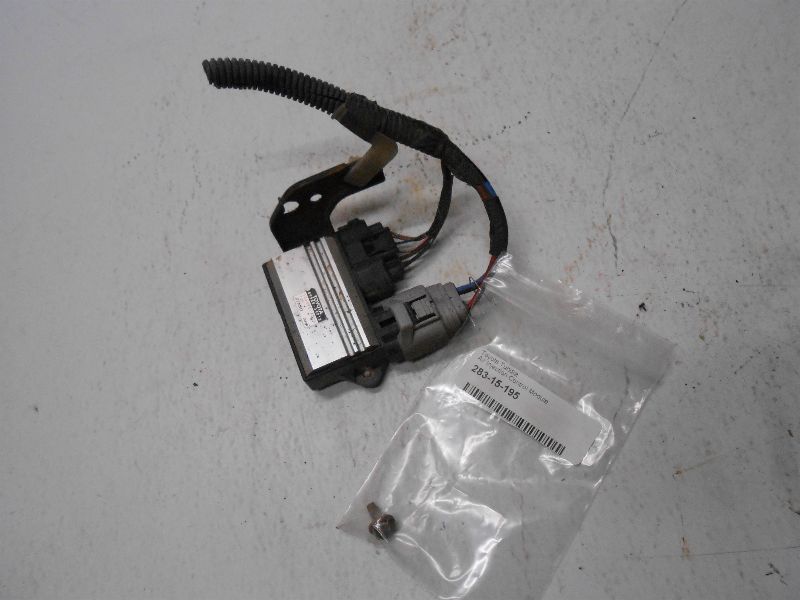 Used 2005 2006 Toyota Tundra Air Injection Control Module With Bolt 89580-34010 for sale small view front thumbnail