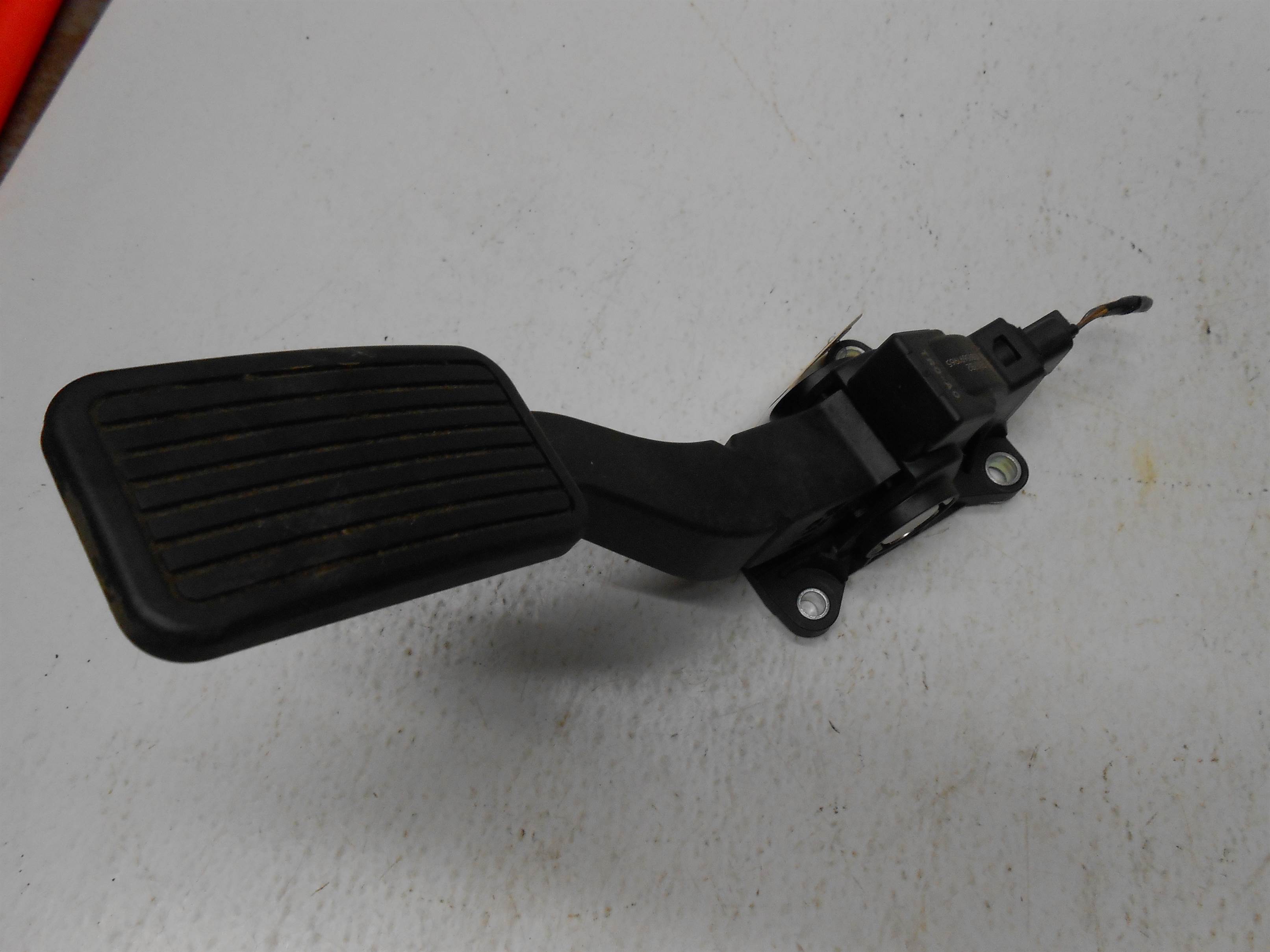 Used 2012 Honda Civic Accelerator Pedal 03895601965 for sale small view front thumbnail