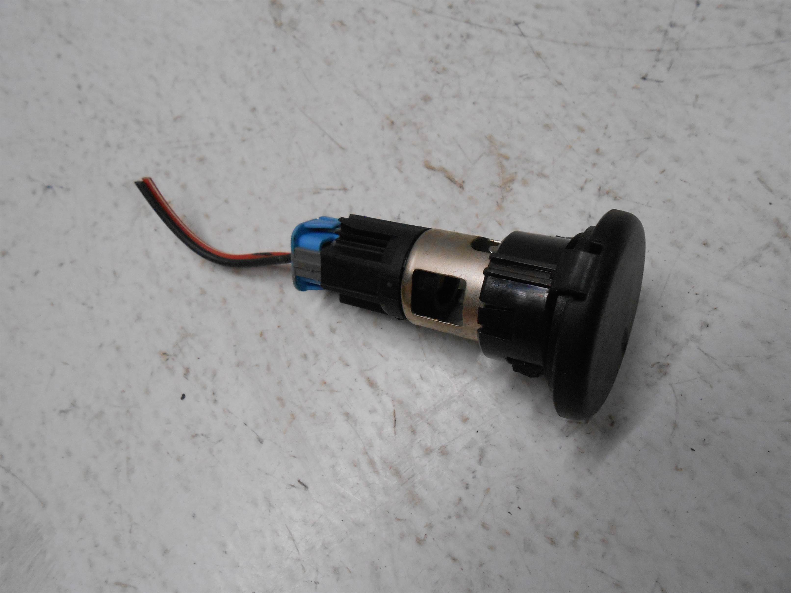 Used 2010-2017 Chevrolet Equinox Charger Port for sale small view front thumbnail