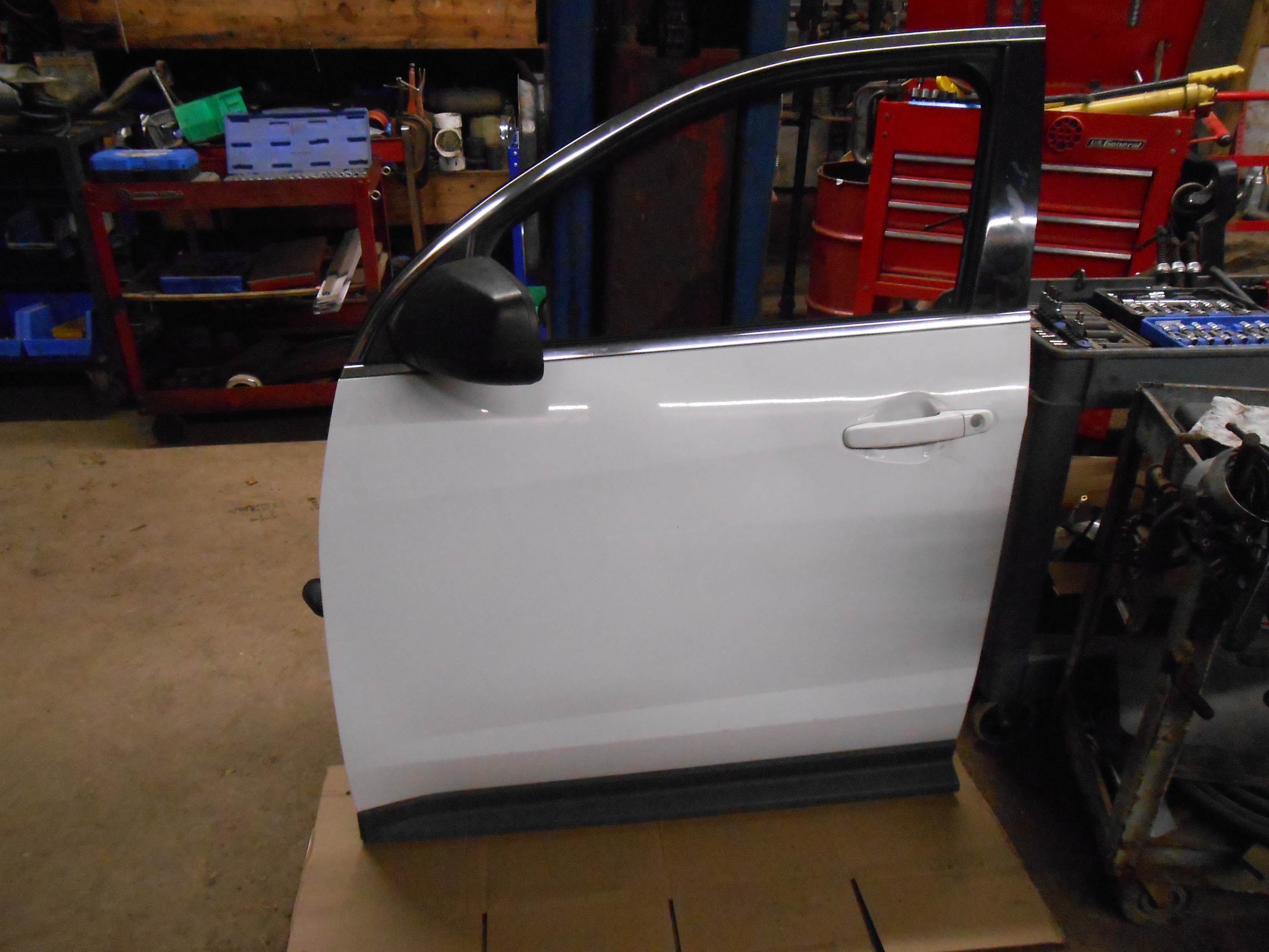 Used 10 11 12 13 14 15 16 17 CHEVROLET EQUINOX LH LEFT DRIVERS SIDE FRONT DOOR OEM for sale small view front thumbnail