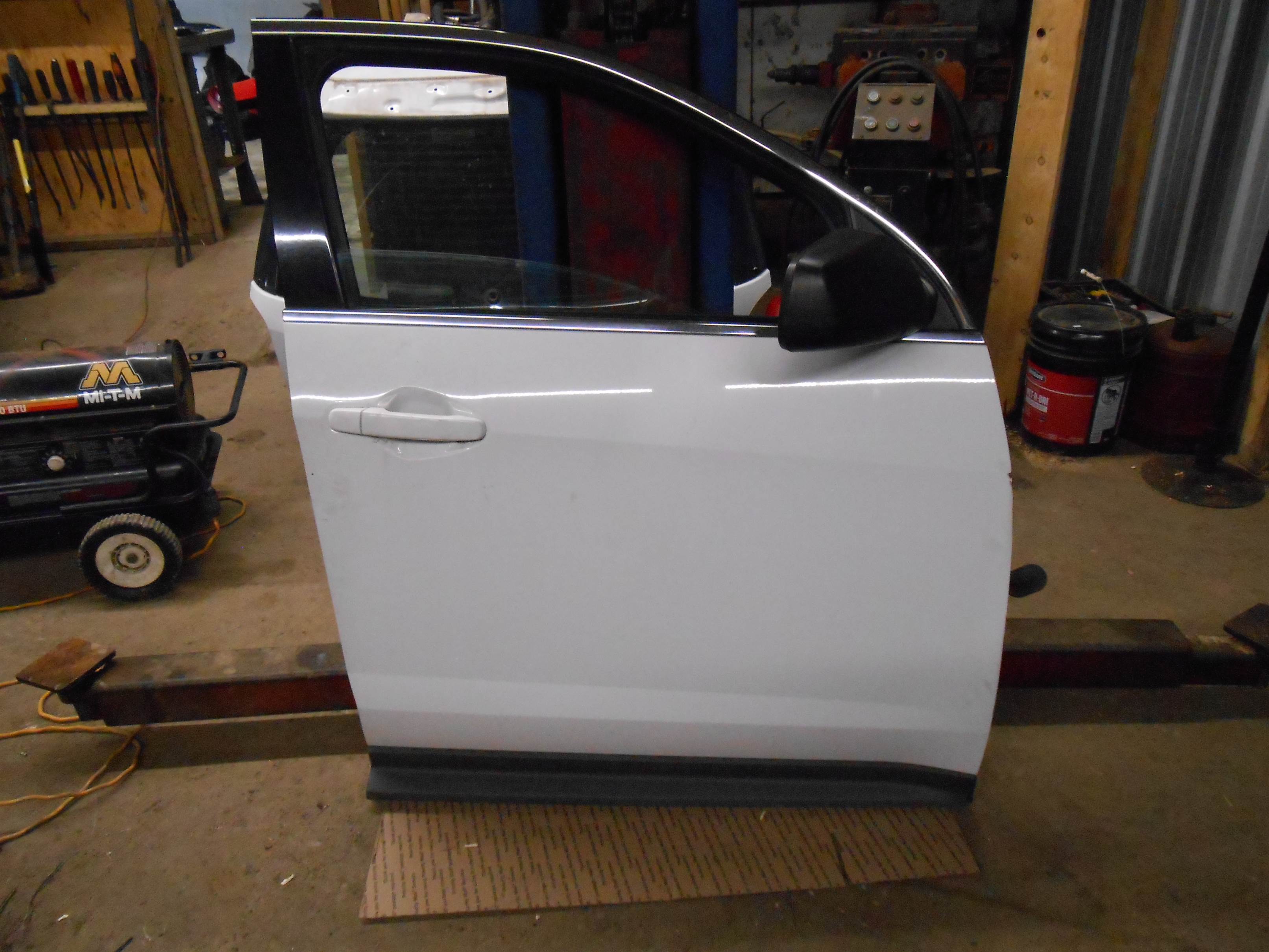 Used 10 11 12 13 14 15 16 17 CHEVROLET EQUINOX RH PASSENGER SIDE FRONT DOOR OEM for sale small view front thumbnail
