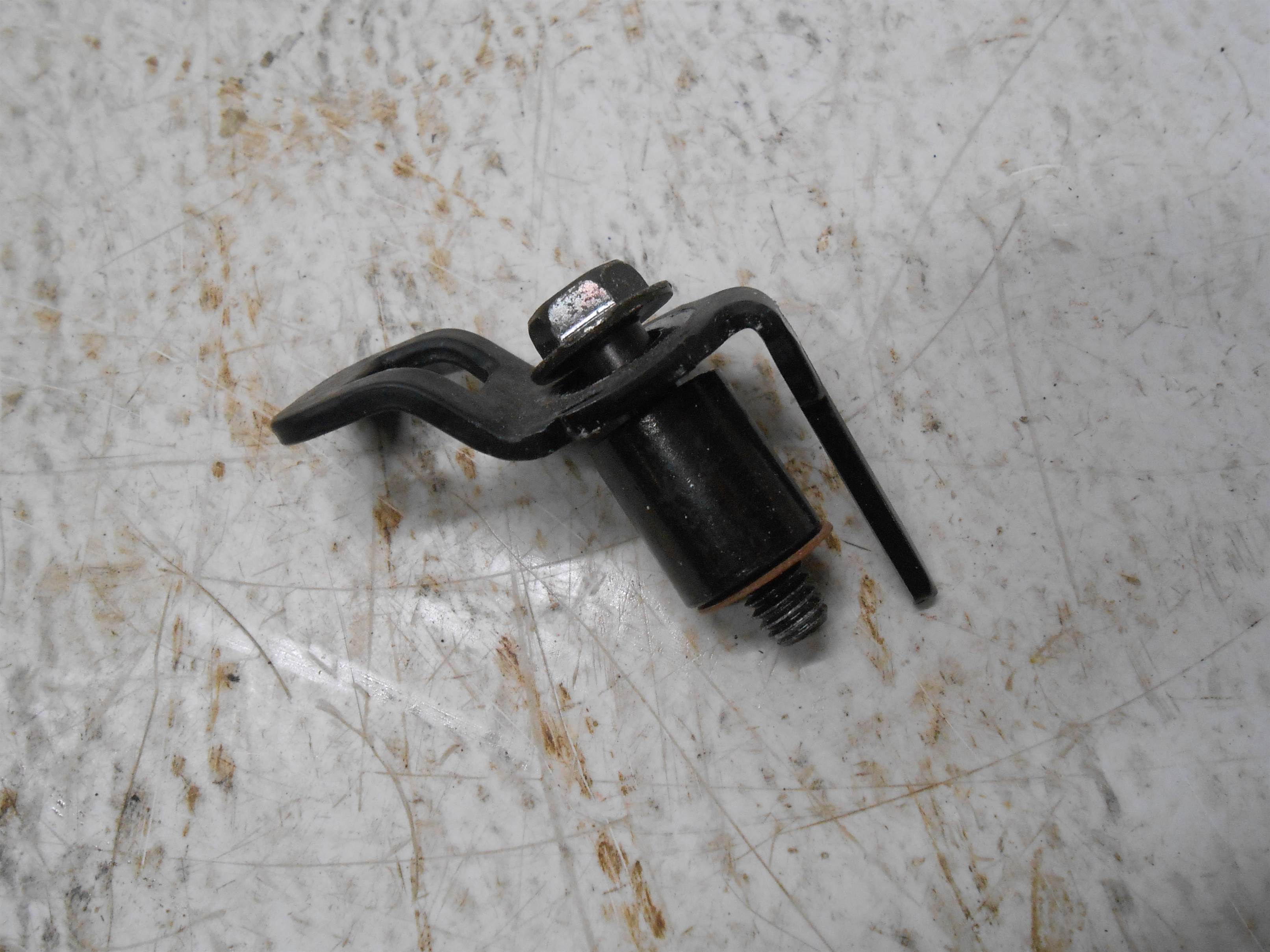 Used 2005 Chevrolet Aveo Child Seat Bracket Left Or Center Or Right With Bolt for sale small view front thumbnail