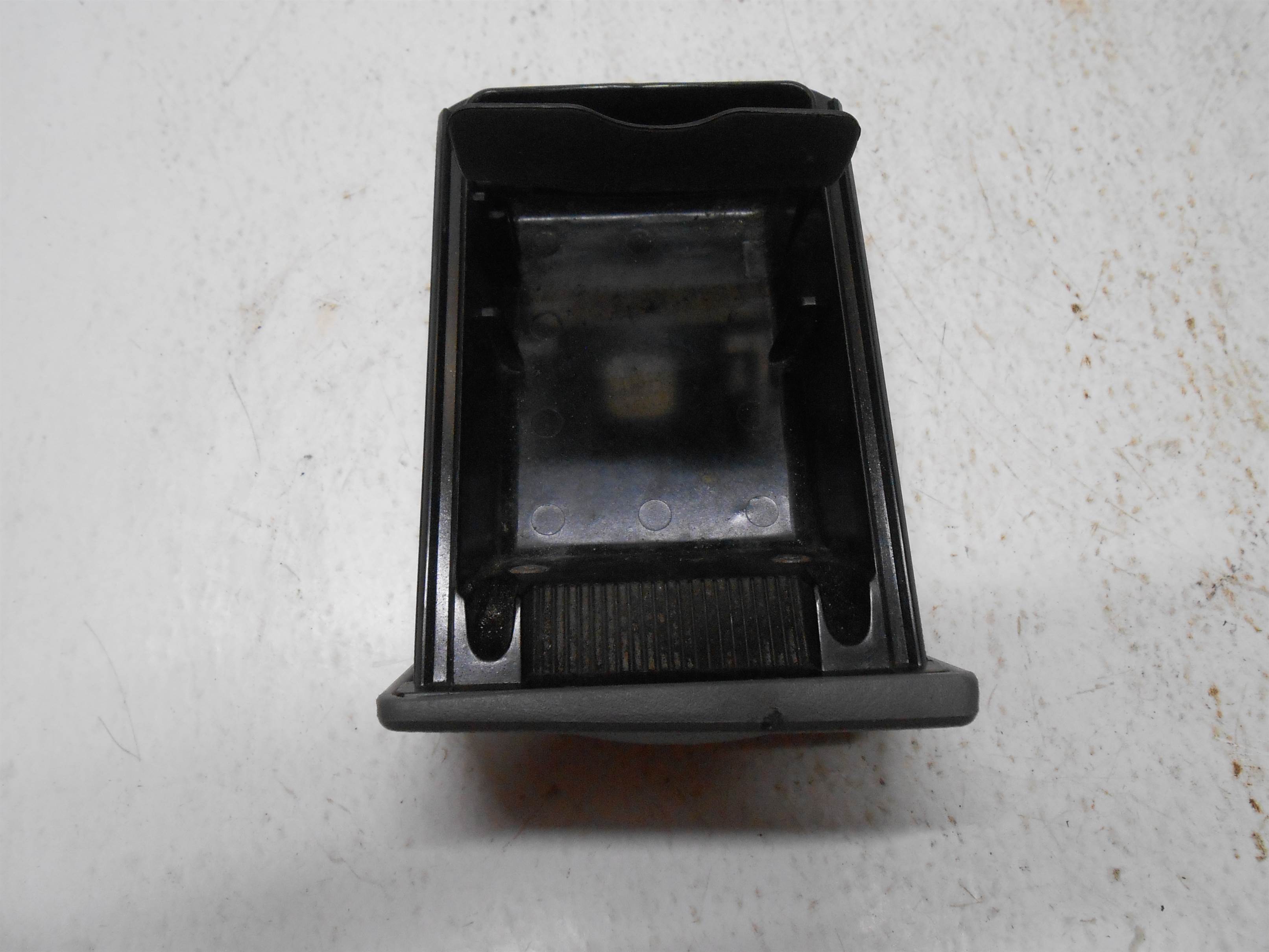 Used 2004-2008 Chevrolet Aveo Ash Tray Ashtray Cigarette Cigar 96345761 for sale small view front thumbnail