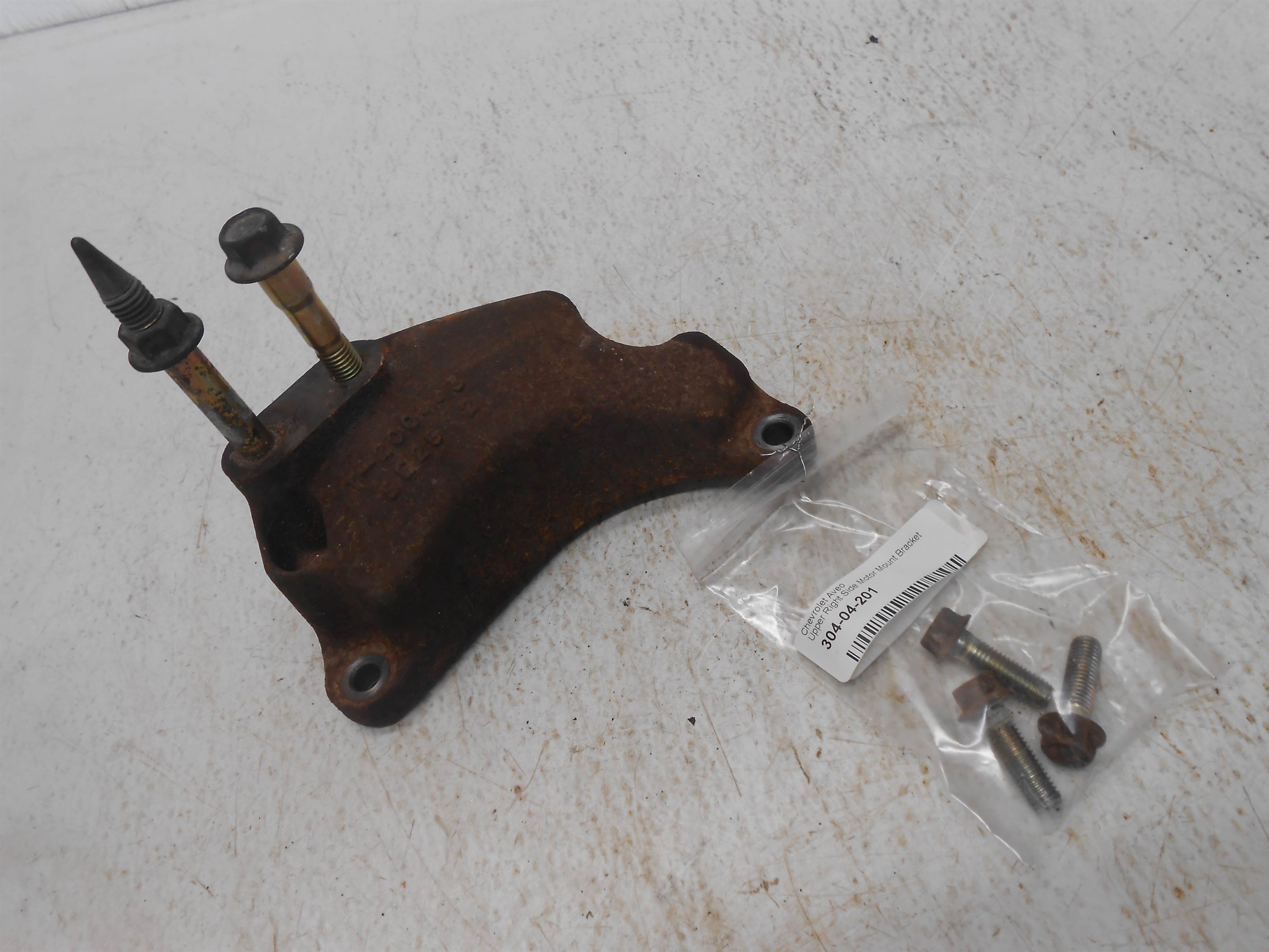 Used 2005 Chevrolet Aveo Upper Right Side Motor Mount Bracket for sale small view front thumbnail