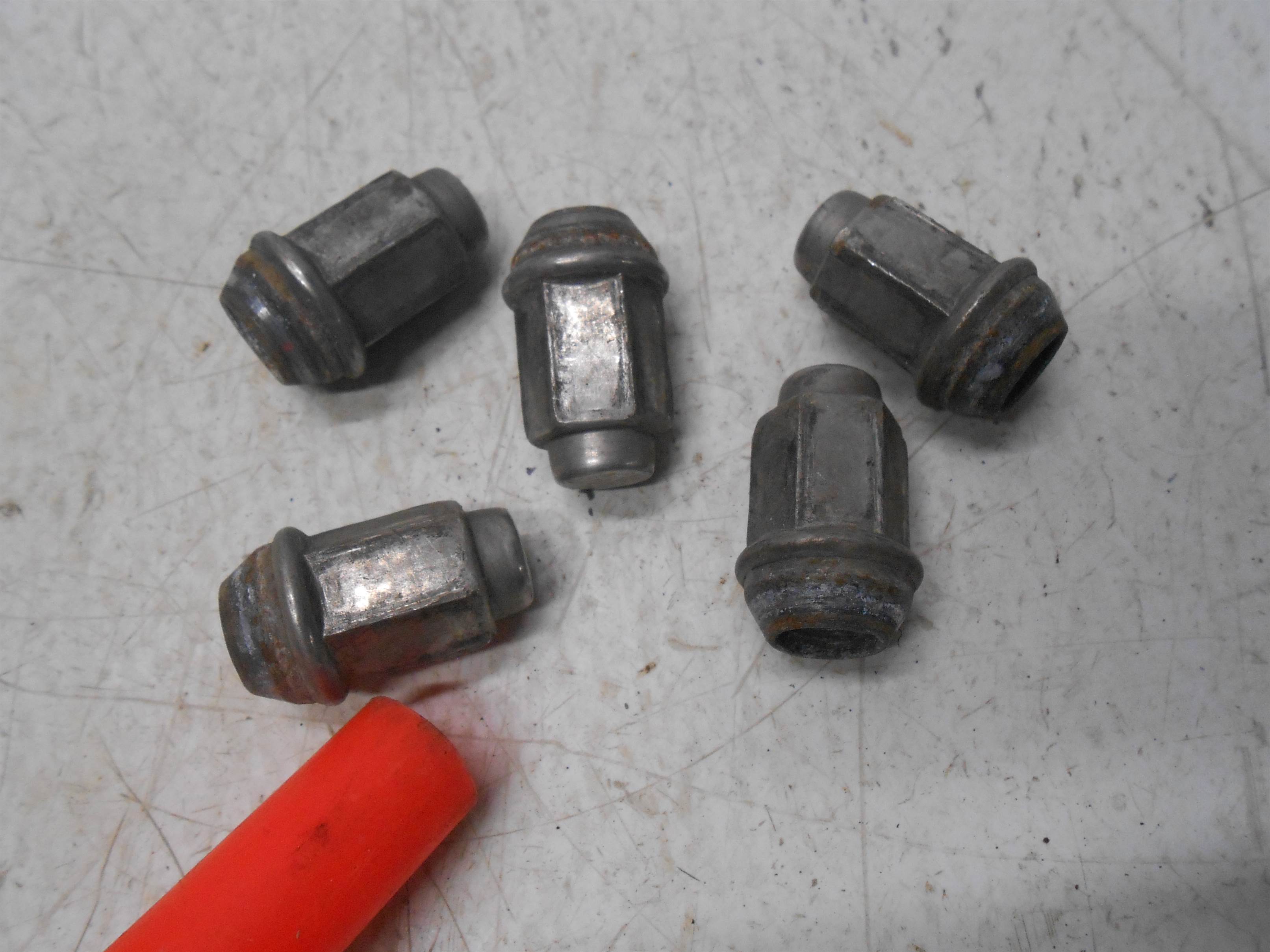 Used 2006 ford escape LUG NUT SET for sale small view front thumbnail