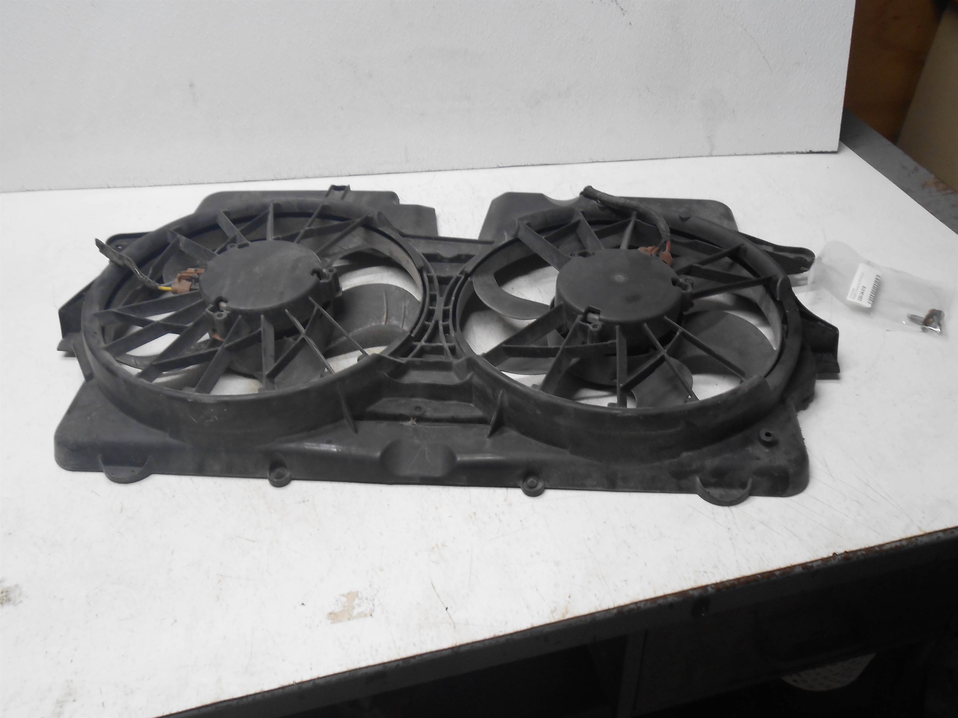 Used 2006 ford escape Radiator Cooling Fan Assembly With Shroud And Motor for sale small view front thumbnail