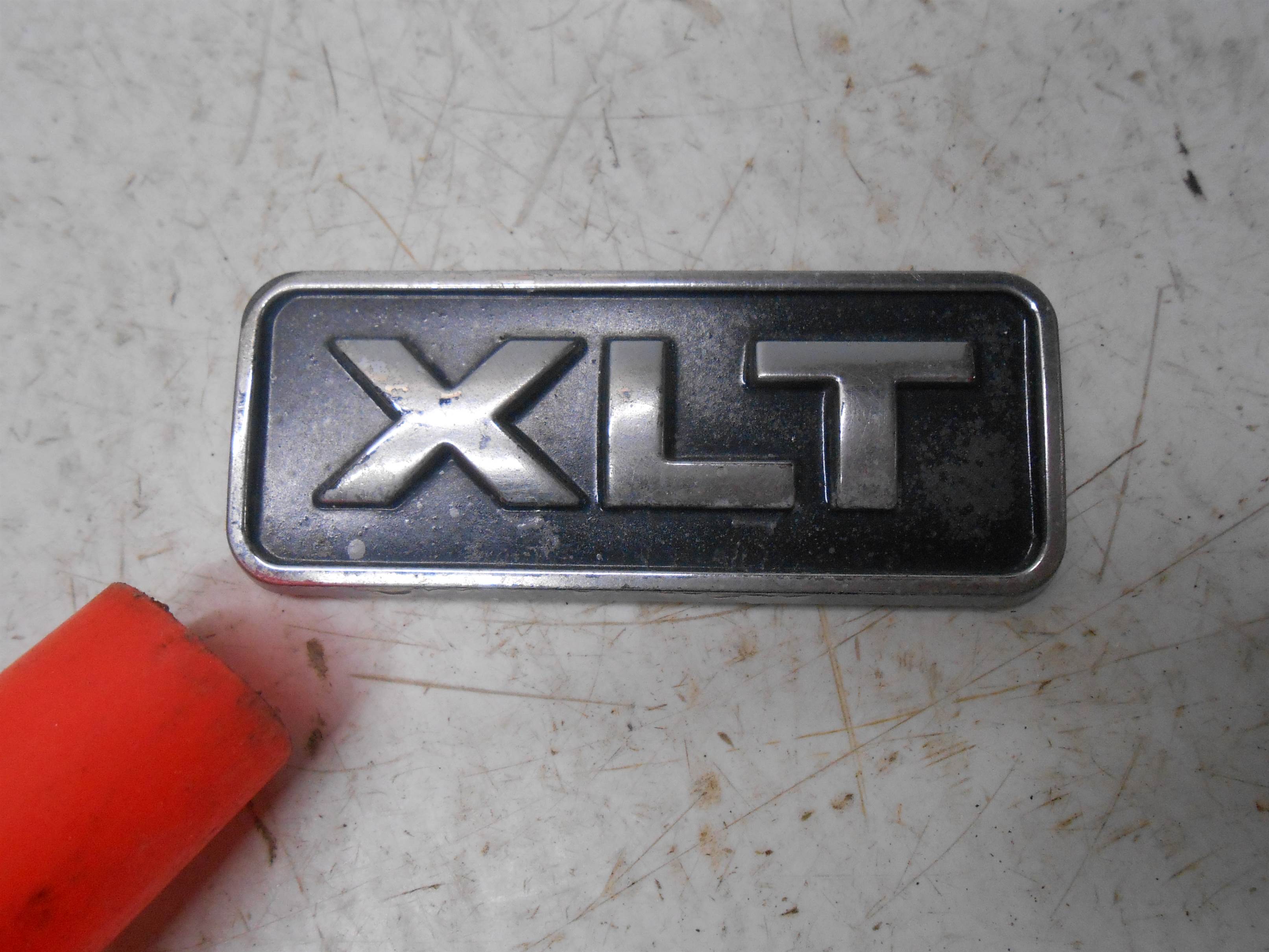 Used 2006 FORD ESCAPE EXTERIOR EMBLEM D XLT Emblem Logo Badge Letters for sale small view front thumbnail