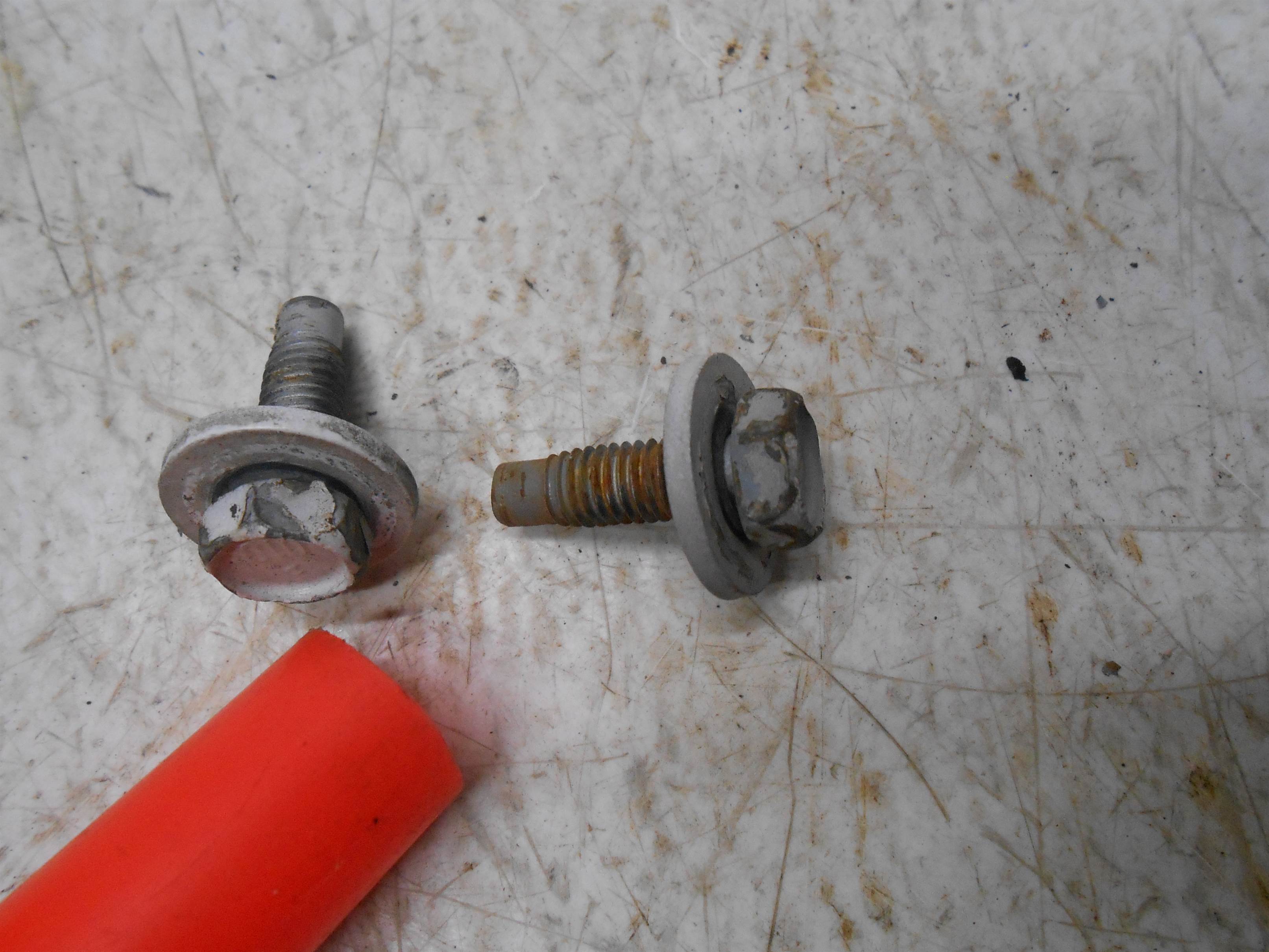 Used 2006 ford escape HOOD HINGE BOLTS LH OR RH for sale small view front thumbnail