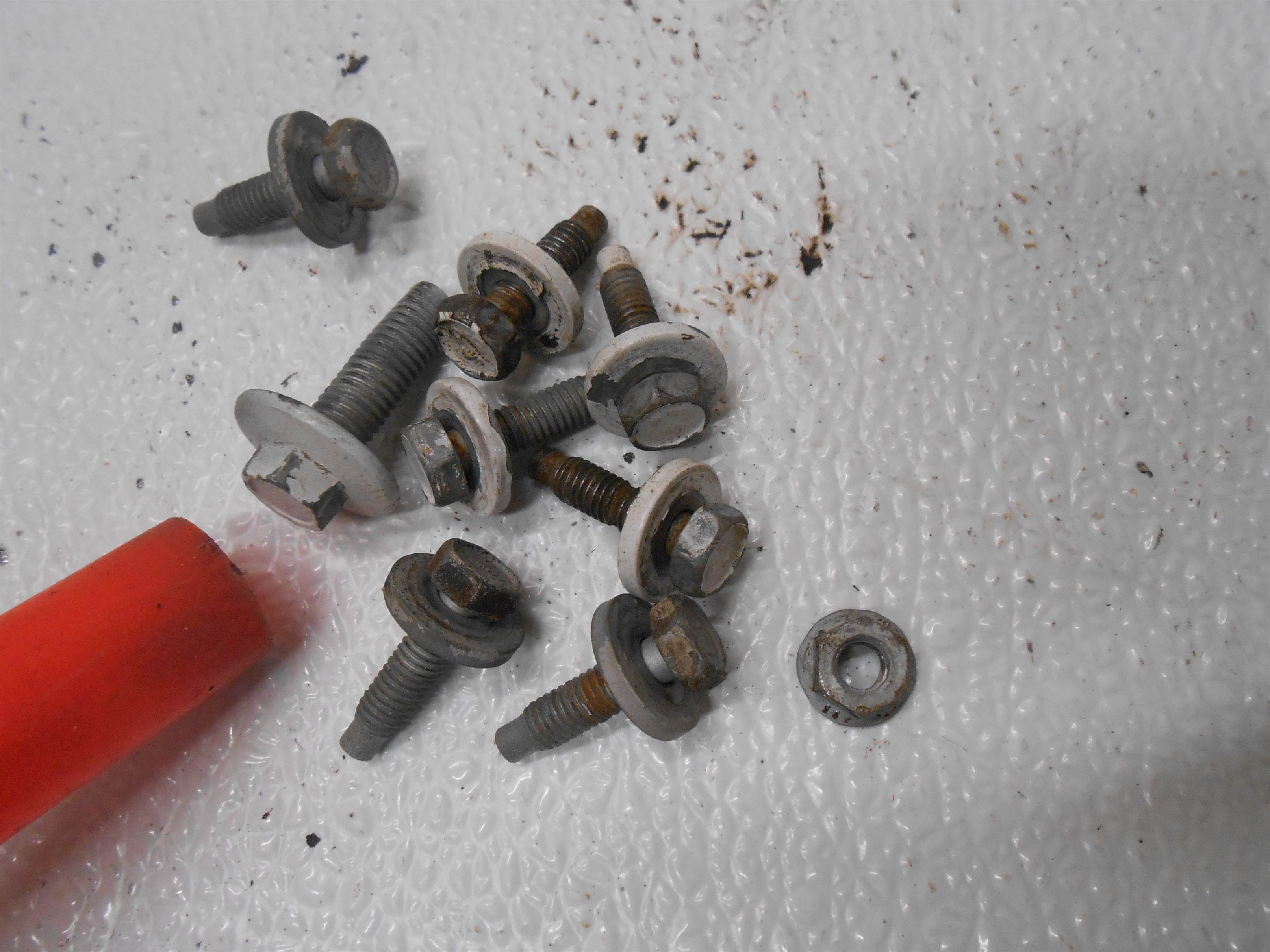 Used 2006 FORD ESCAPE Front Right Passenger Fender Bolts for sale small view front thumbnail