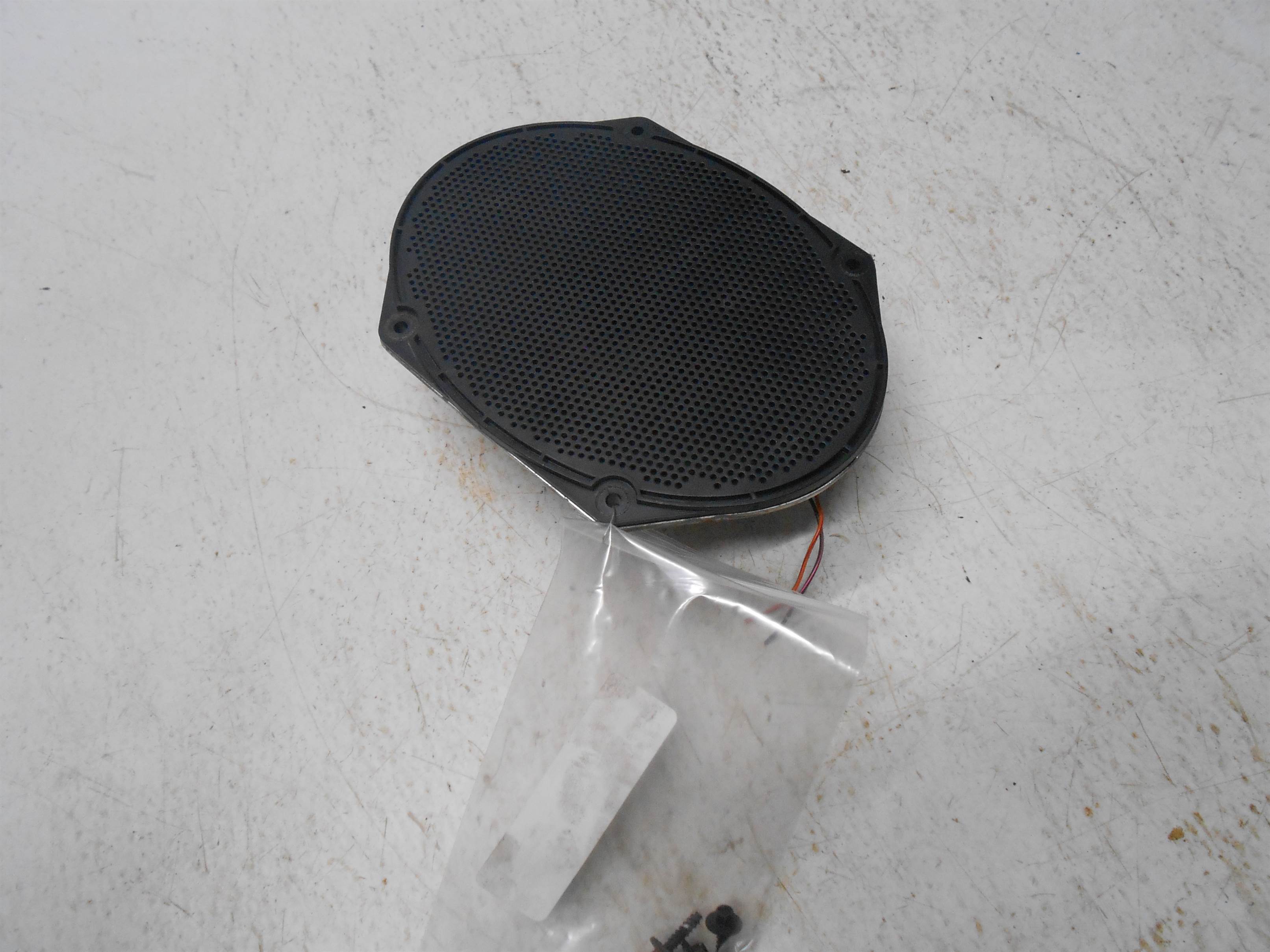 Used 2006 ford escape REAR DOOR SPEAKER RIGHT PASSENGER side for sale small view front thumbnail