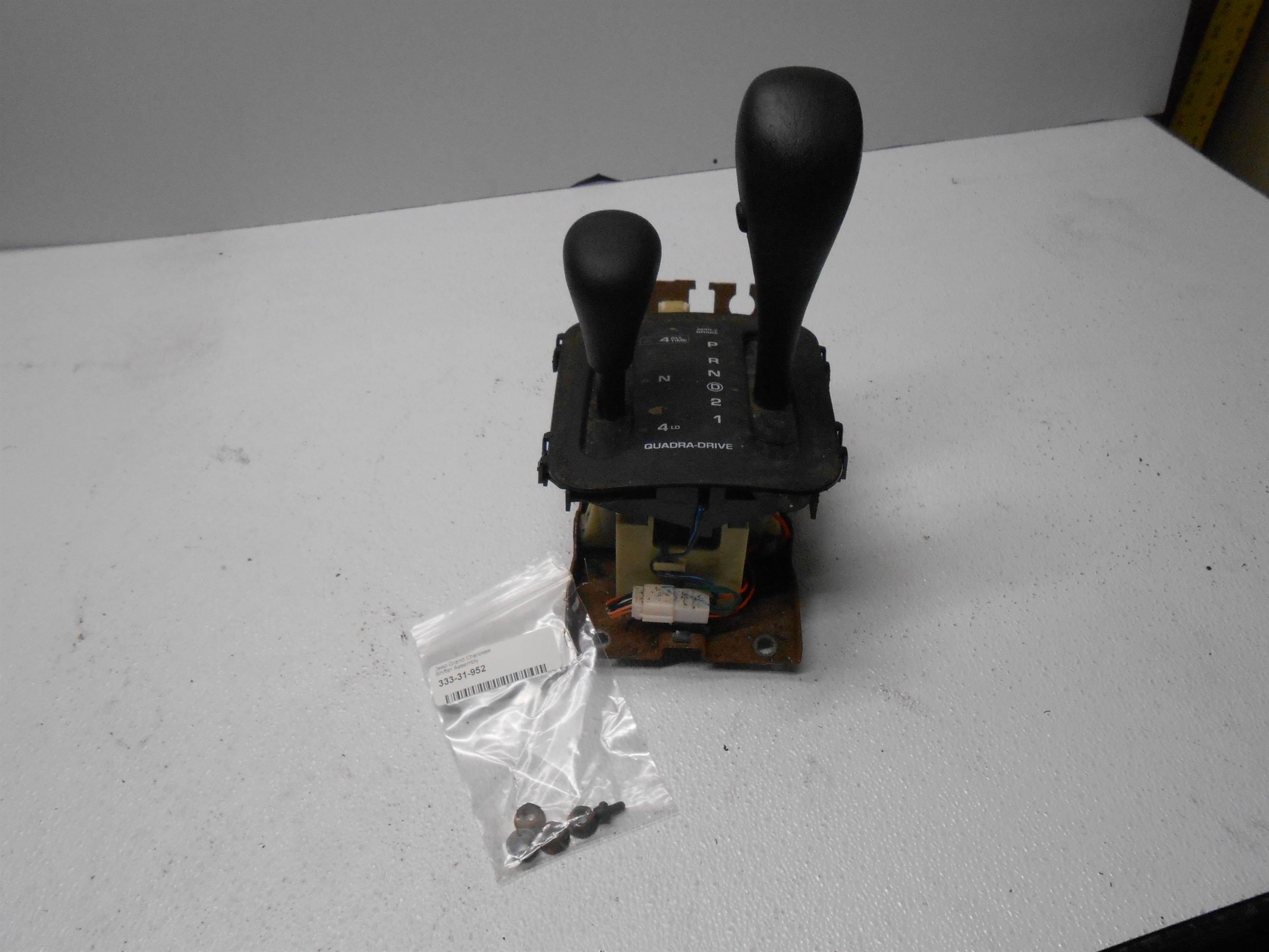 Used 2004 jeep Grand Cherokee Shifter Assembly for sale small view front thumbnail