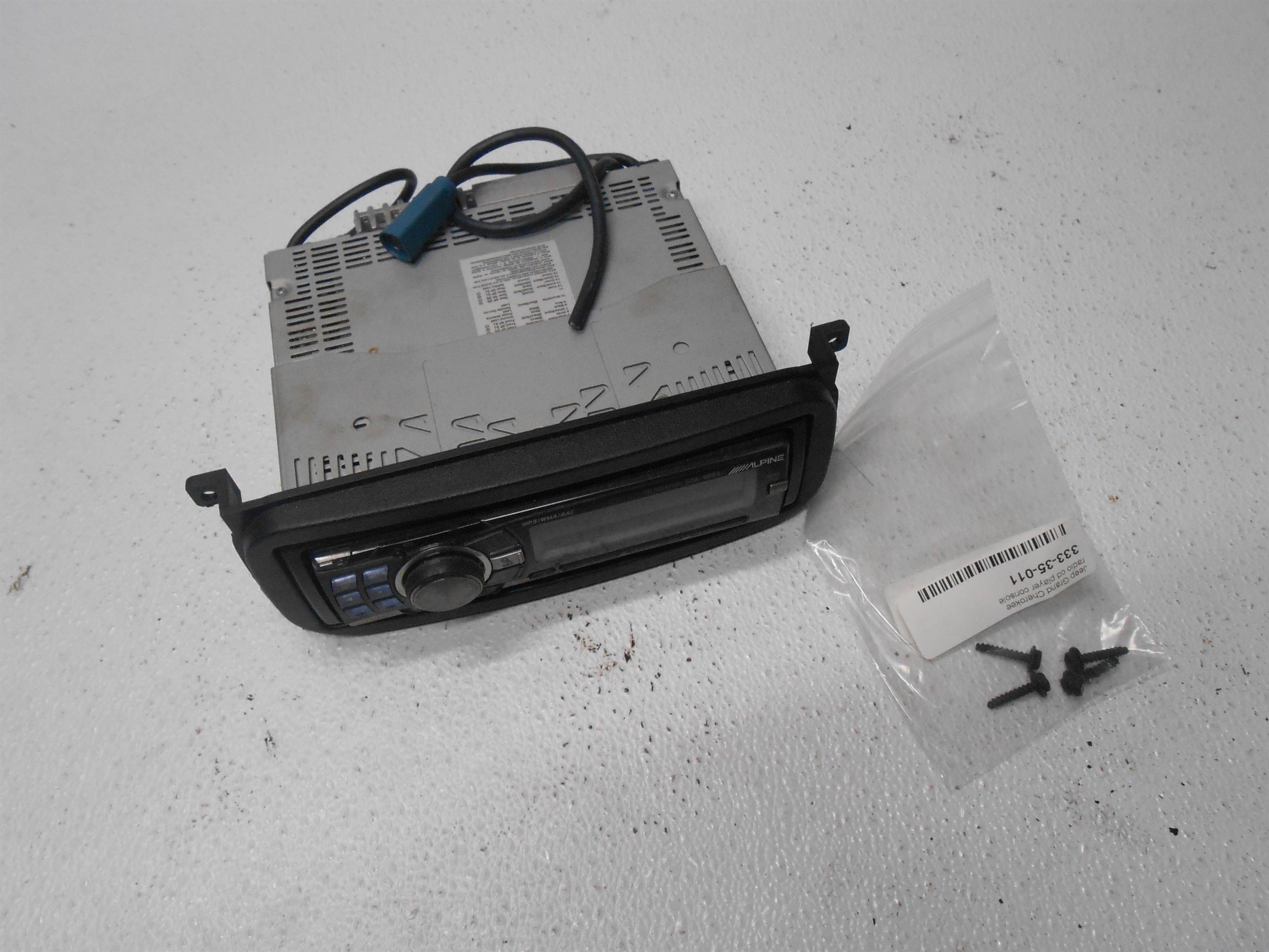Used 2004 jeep Grand Cherokee radio cd player console Alpine CDA-9884 for sale small view front thumbnail