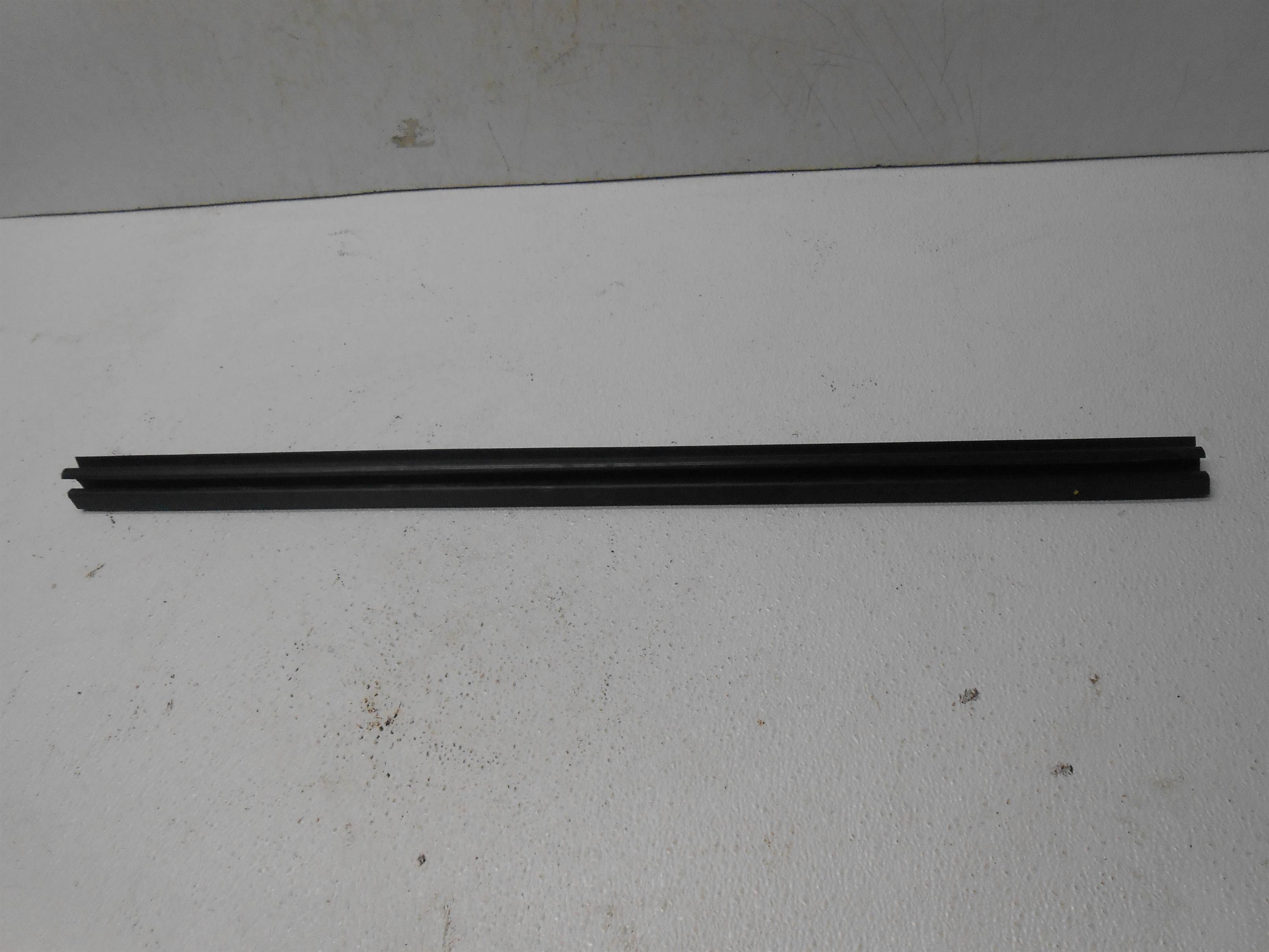 Used 2004 Jeep Grand Cherokee Front Side Door Window Belt Reveal Trim Right Passenger for sale small view front thumbnail
